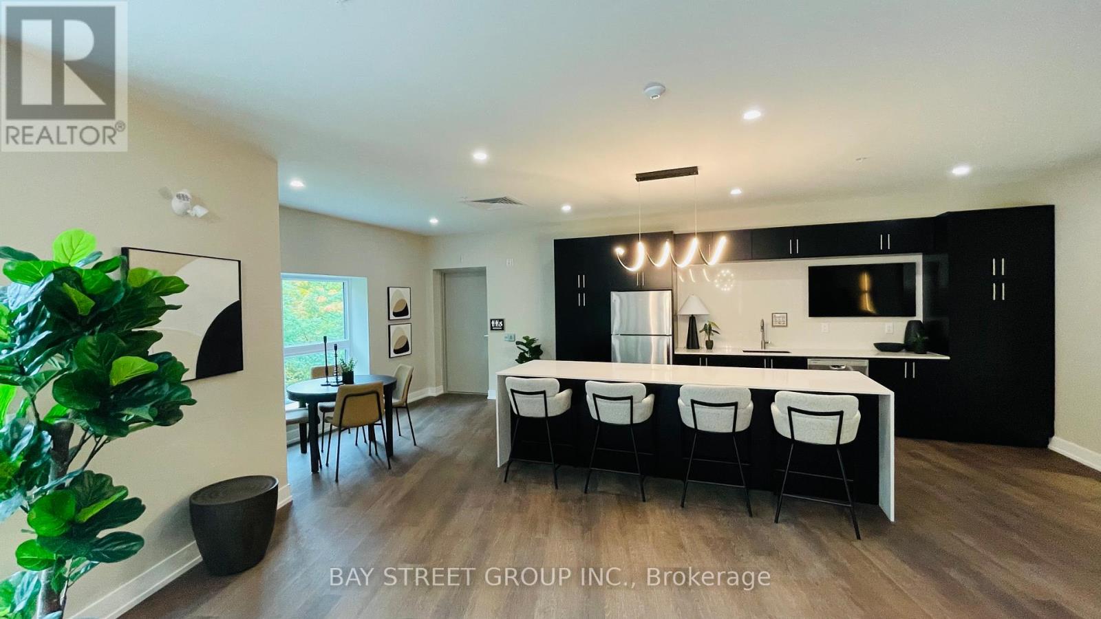 0319 - 1100 Lackner Place, Kitchener, Ontario  N2A 0M1 - Photo 2 - X12526800