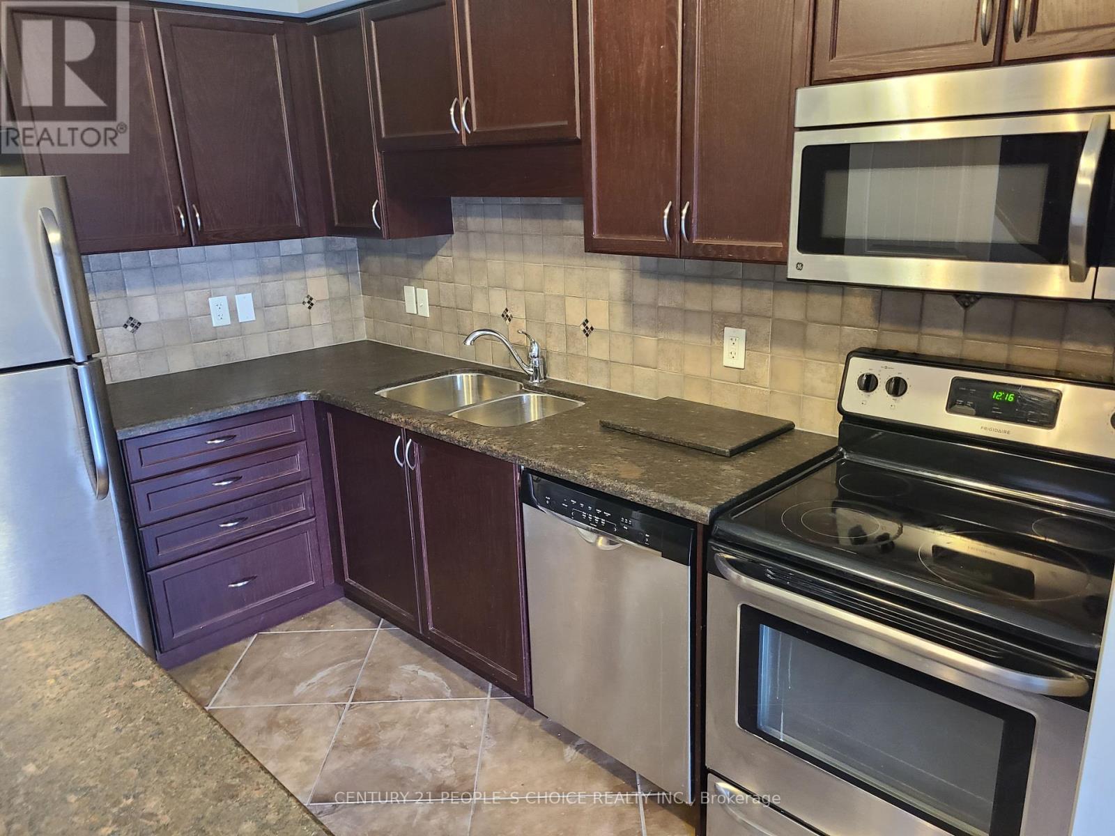 24 - 535 Margaret Street, Cambridge, Ontario  N3H 0A5 - Photo 2 - X12526804