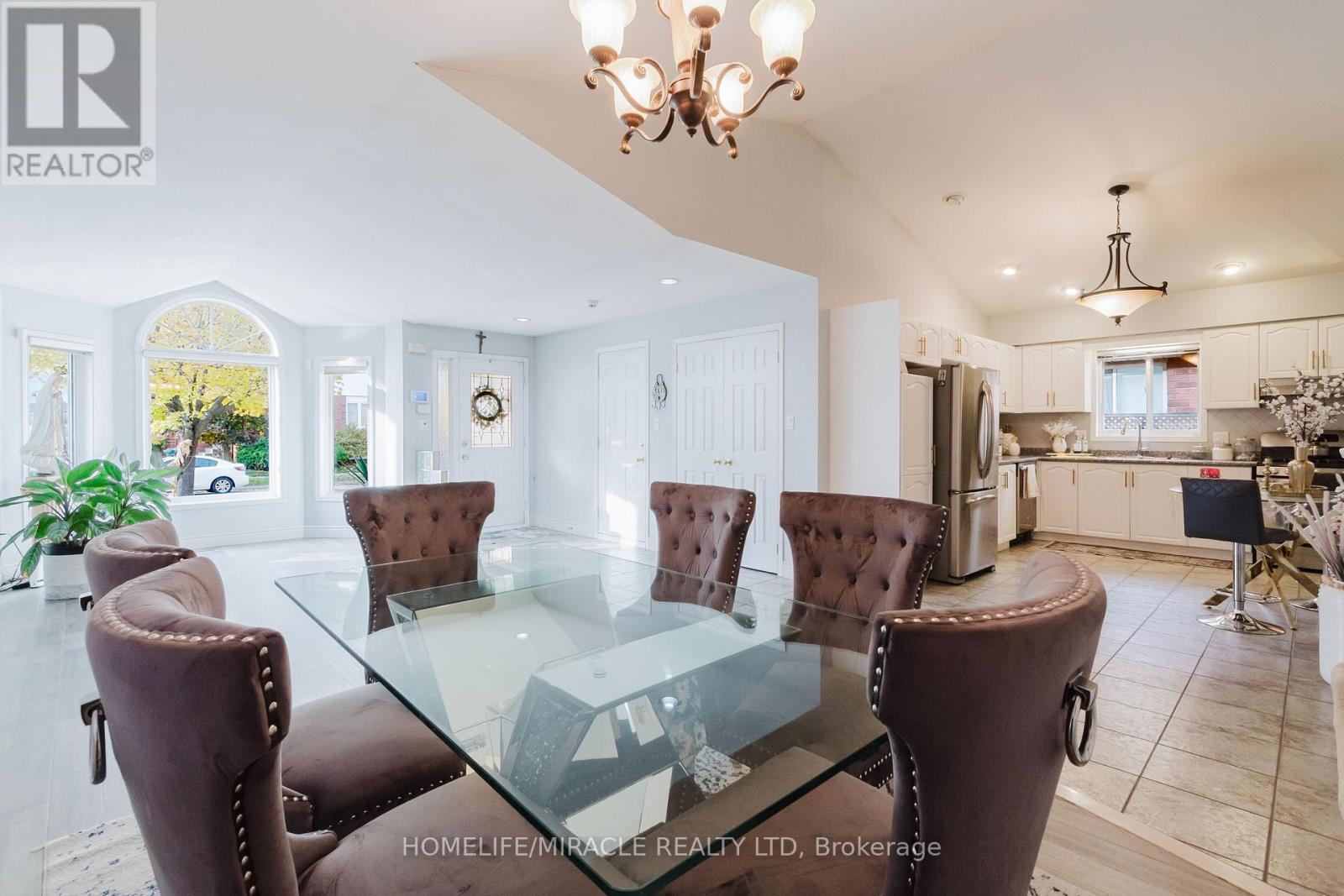 84 Hillgarden Drive, Hamilton, Ontario  L8J 3S7 - Photo 12 - X12526810