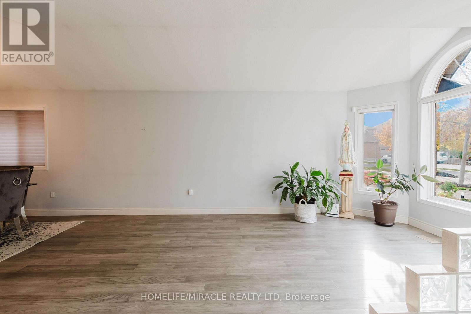 84 Hillgarden Drive, Hamilton, Ontario  L8J 3S7 - Photo 14 - X12526810