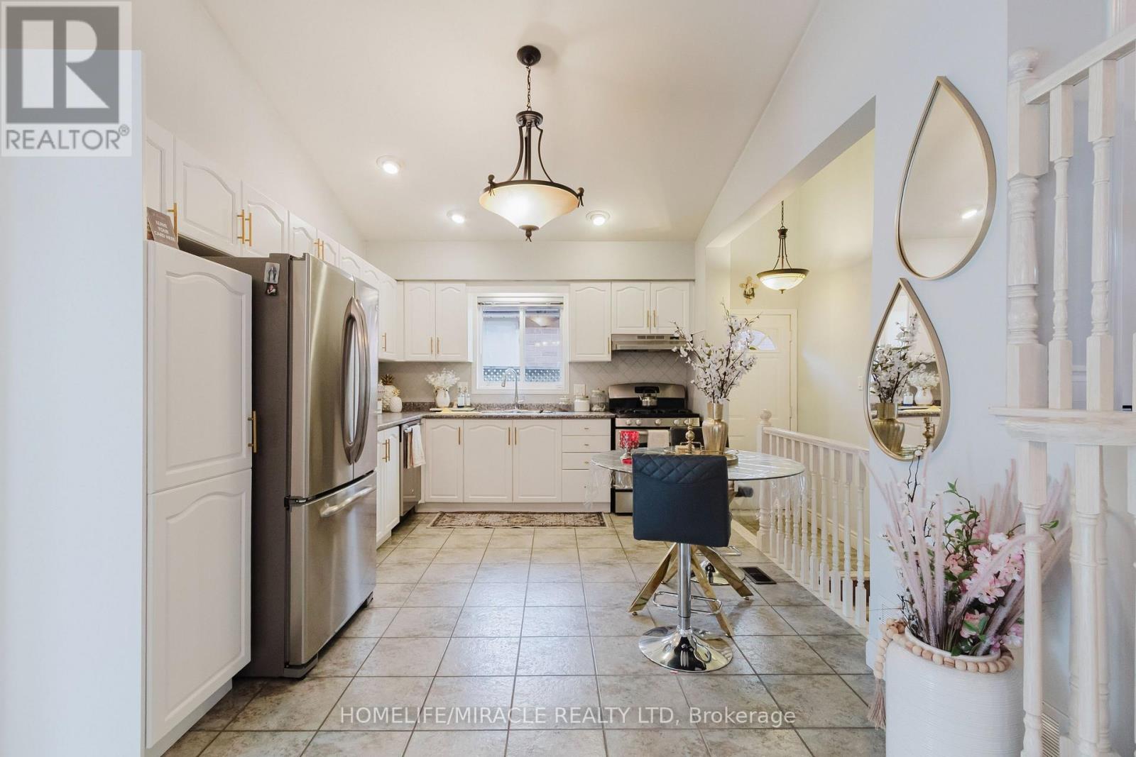 84 Hillgarden Drive, Hamilton, Ontario  L8J 3S7 - Photo 17 - X12526810