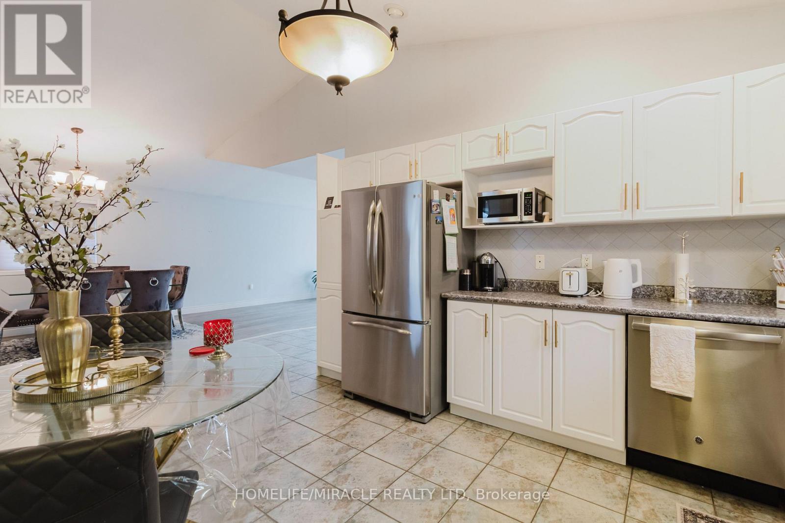 84 Hillgarden Drive, Hamilton, Ontario  L8J 3S7 - Photo 19 - X12526810