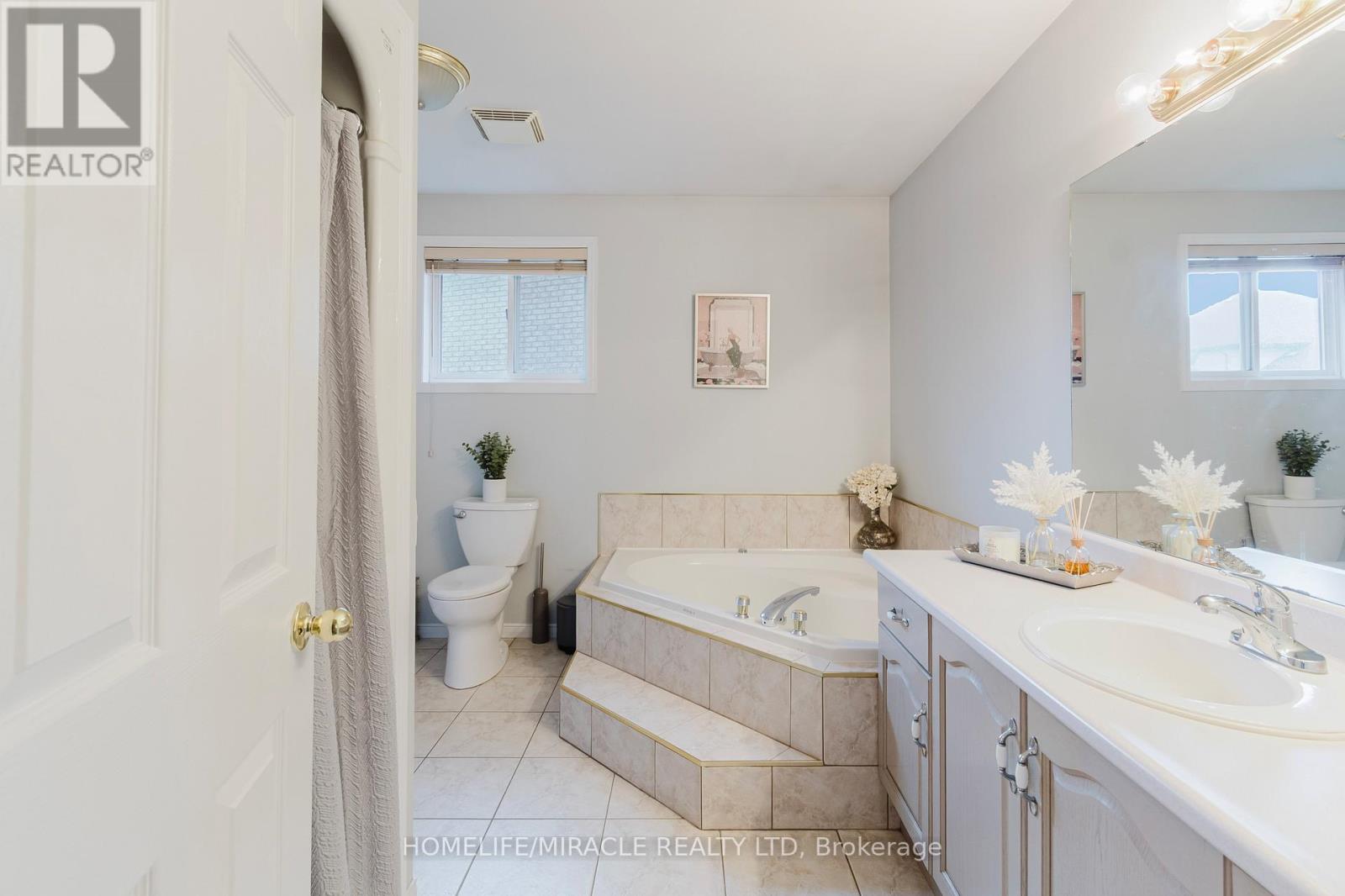 84 Hillgarden Drive, Hamilton, Ontario  L8J 3S7 - Photo 23 - X12526810