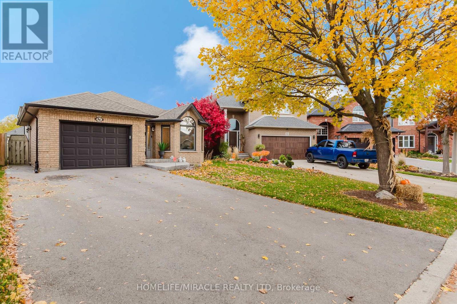 84 Hillgarden Drive, Hamilton, Ontario  L8J 3S7 - Photo 3 - X12526810