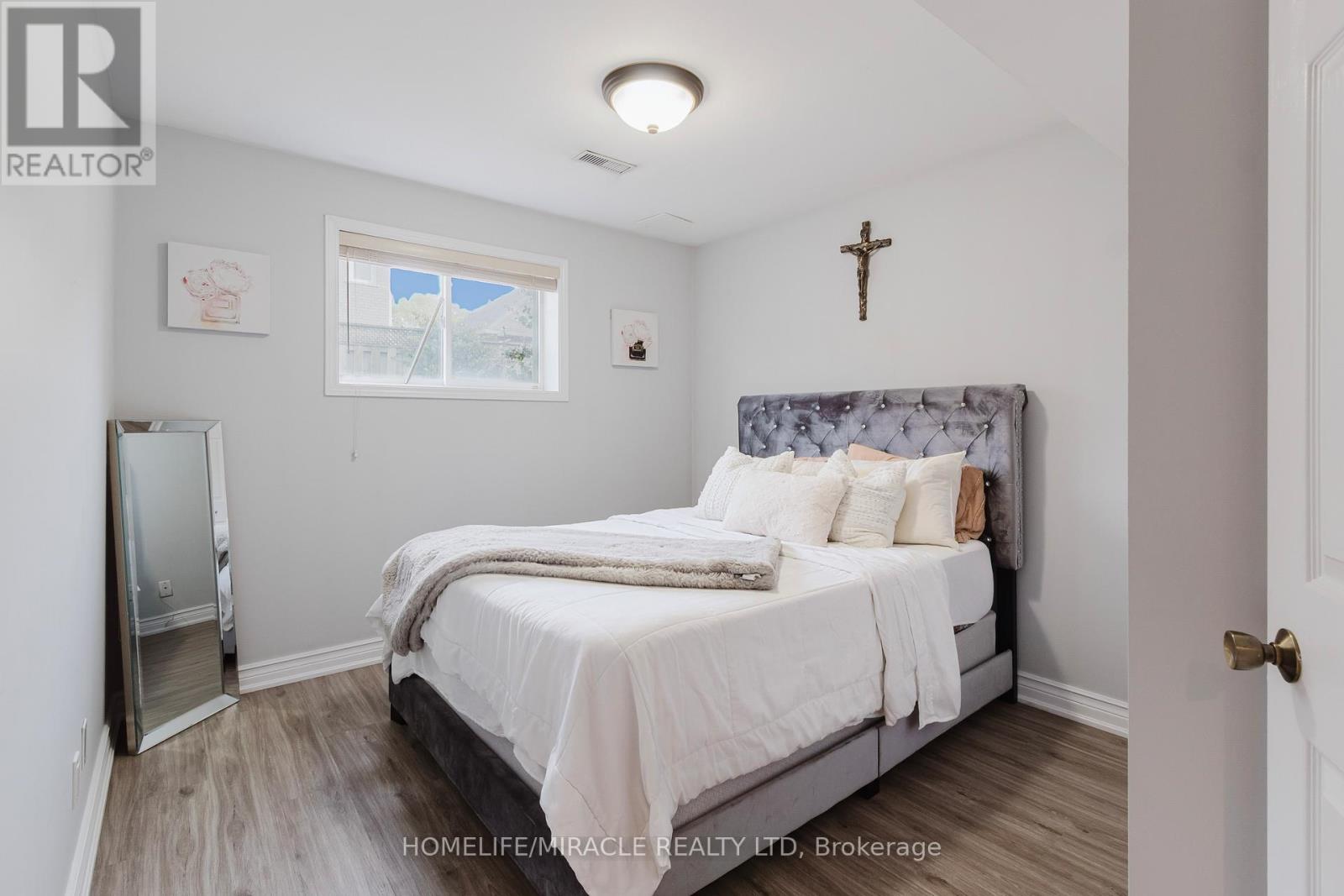 84 Hillgarden Drive, Hamilton, Ontario  L8J 3S7 - Photo 36 - X12526810