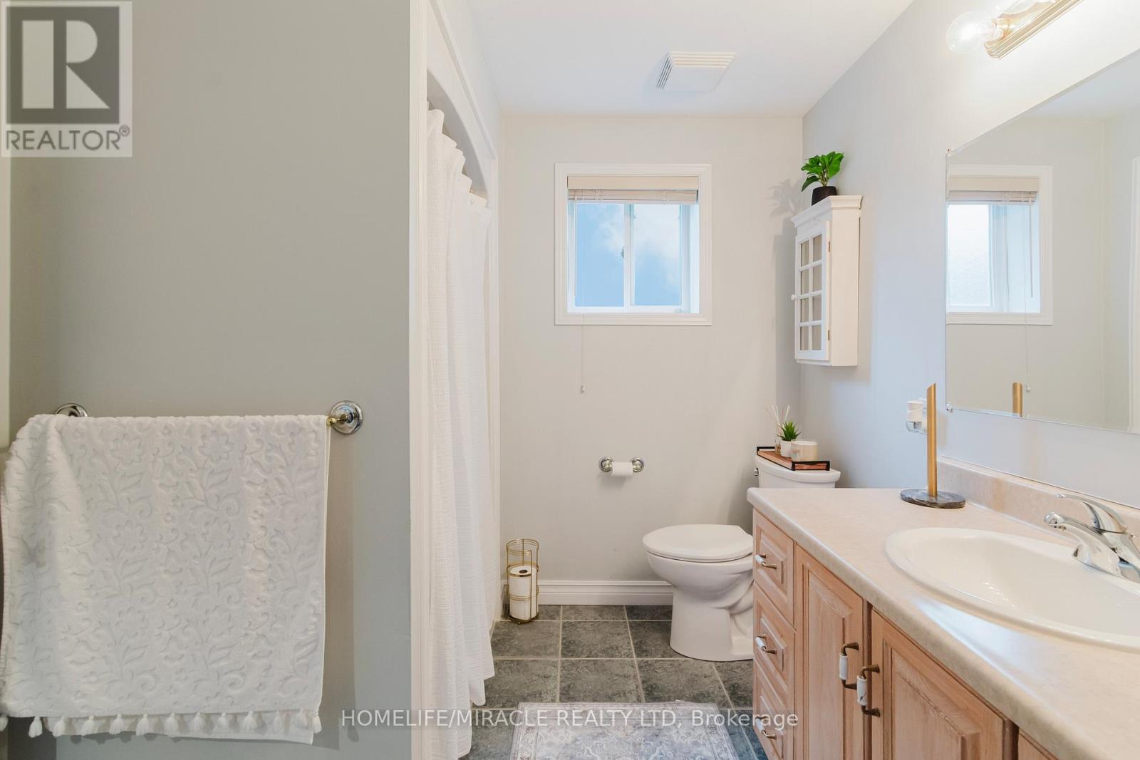 84 Hillgarden Drive, Hamilton, Ontario  L8J 3S7 - Photo 40 - X12526810