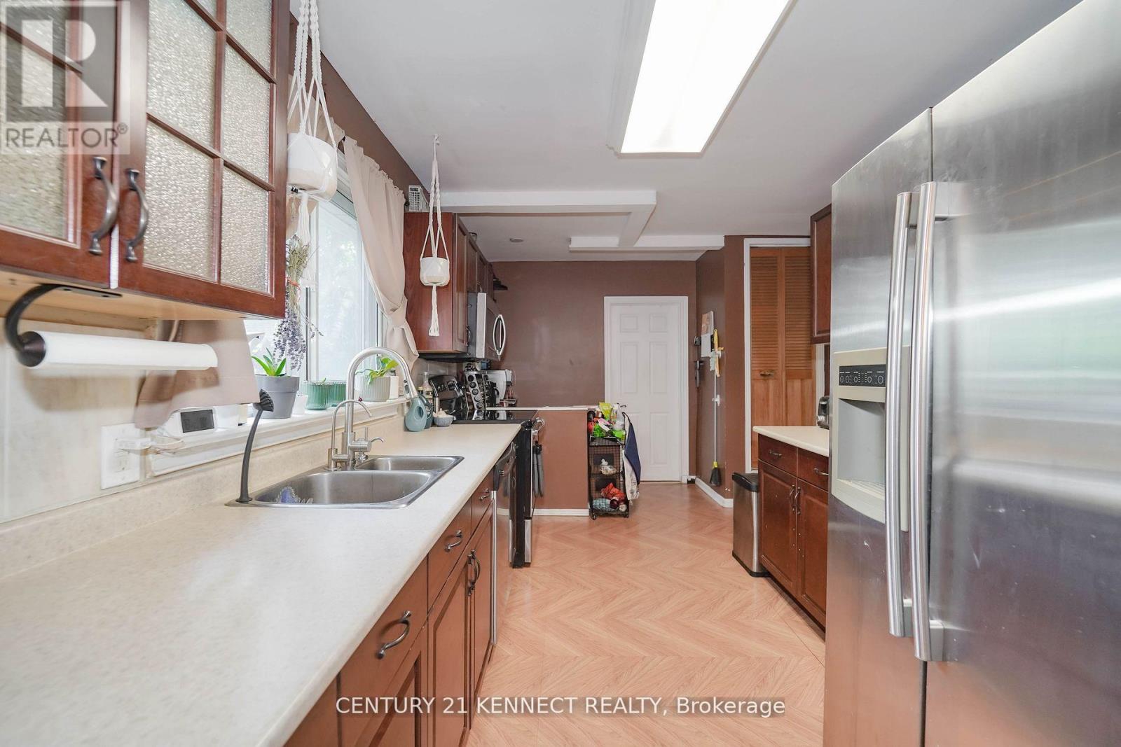 10813 Victoria Square Boulevard, Markham, Ontario  L6C 1J3 - Photo 33 - N12511718