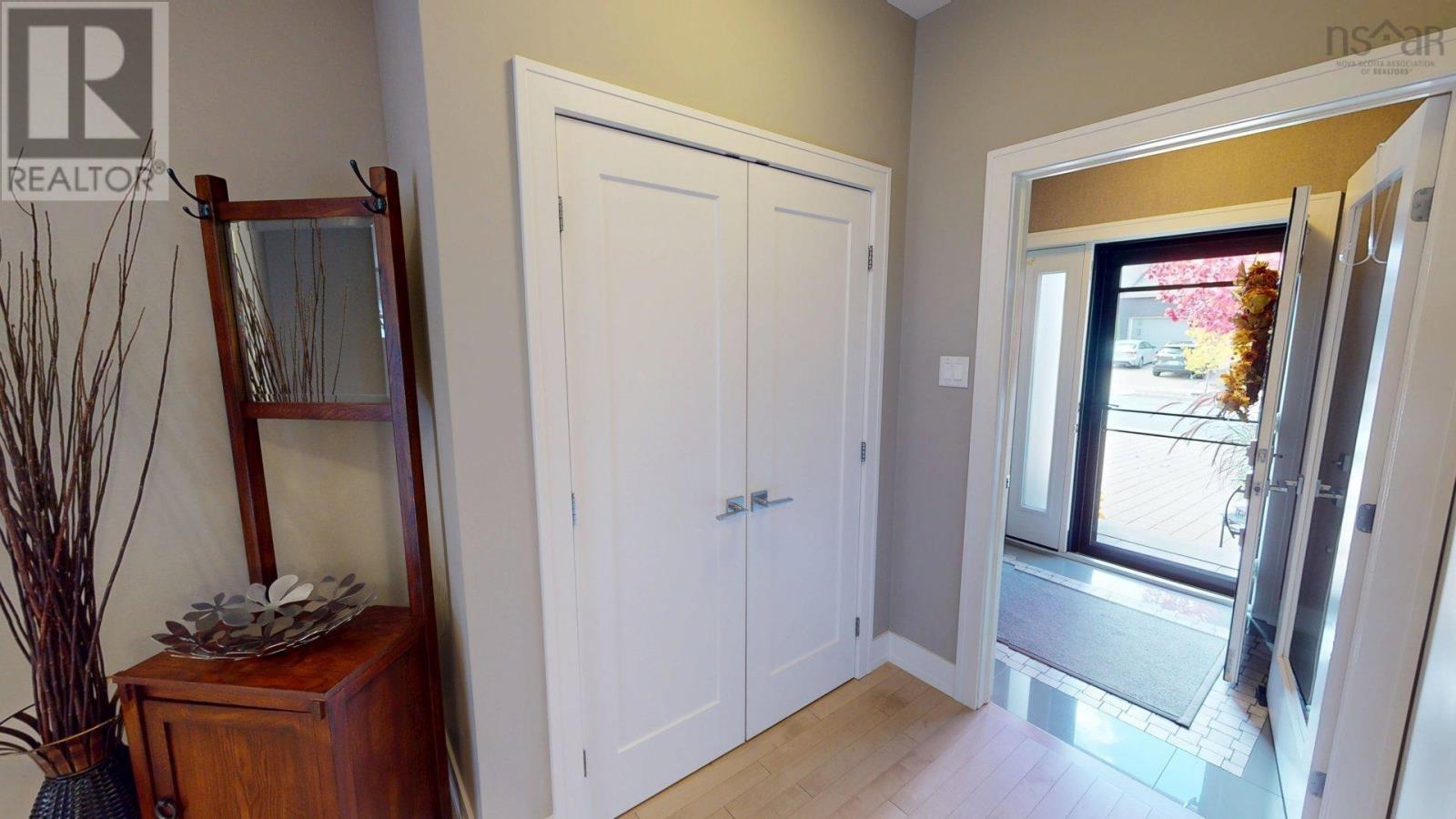 135 Bradford Place, Bedford, Nova Scotia  B4B 0R7 - Photo 2 - 202525640