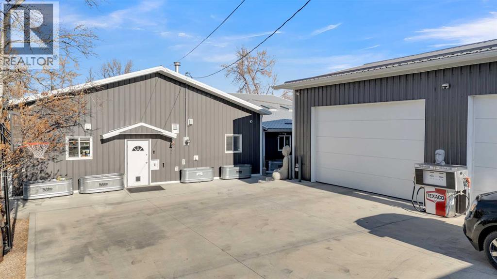 2023 20 Avenue, Bowden, Alberta  T0M 0K0 - Photo 6 - A2269660