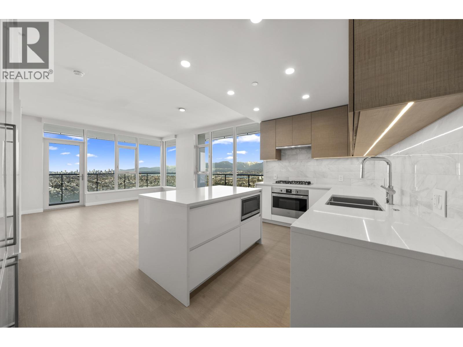 5110 2108 Gilmore Avenue, Burnaby, British Columbia  V5C 0N8 - Photo 2 - R3008677