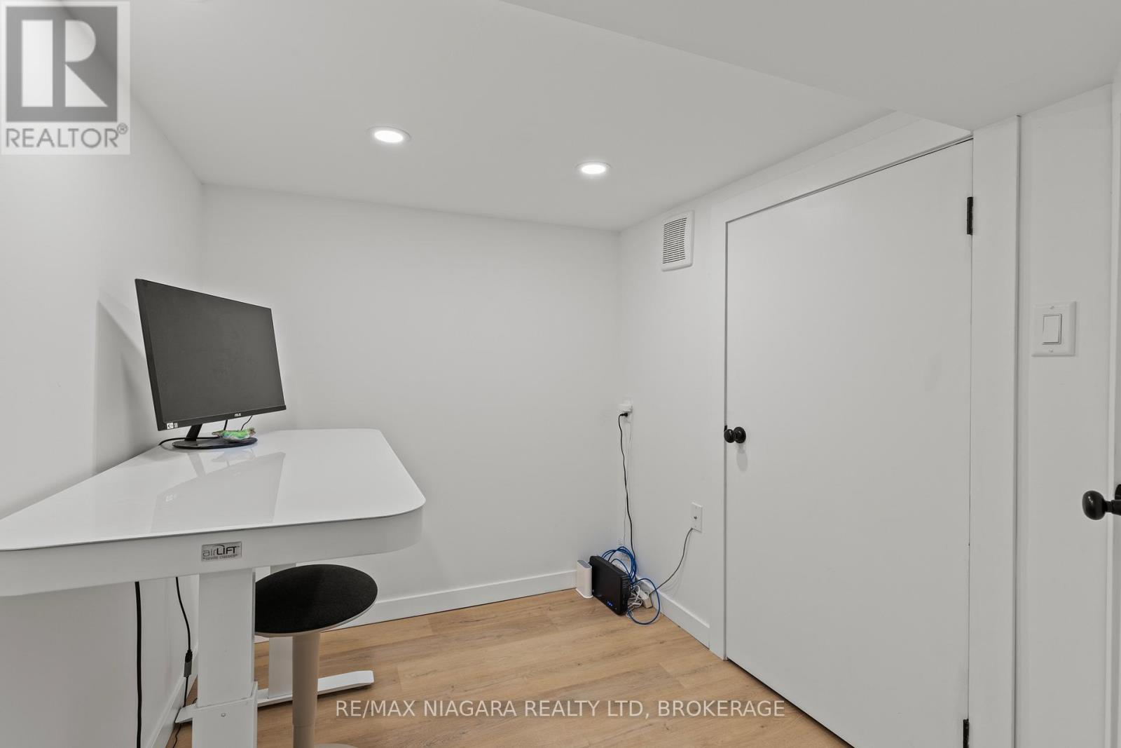 9 Shelley Avenue, St. Catharines, Ontario L2N 5L4 - Photo 24 - X12506710