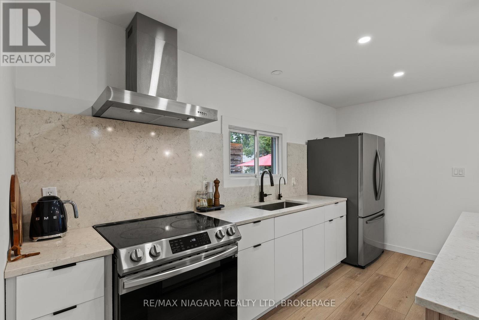 9 Shelley Avenue, St. Catharines, Ontario L2N 5L4 - Photo 6 - X12506710