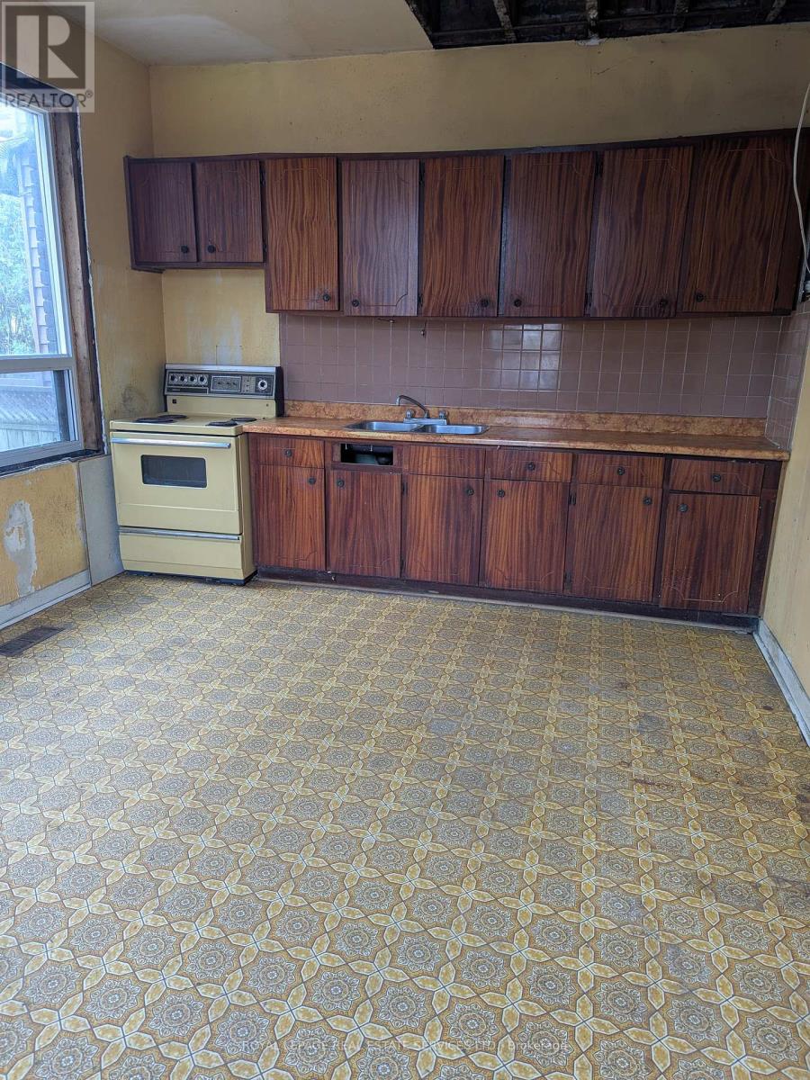 529 Gladstone Avenue, Toronto, Ontario  M6H 3J1 - Photo 3 - C12526854