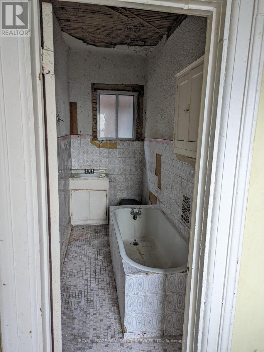 529 Gladstone Avenue, Toronto, Ontario  M6H 3J1 - Photo 8 - C12526854