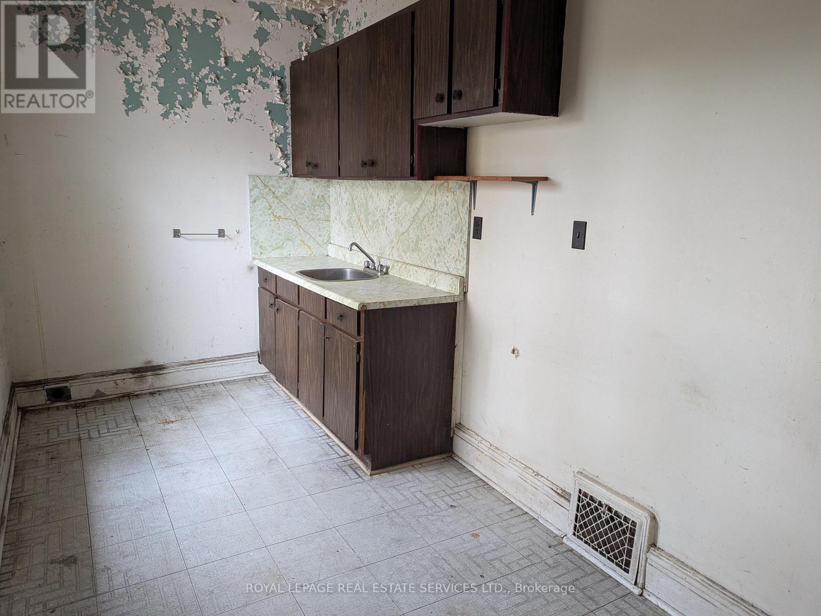 529 Gladstone Avenue, Toronto, Ontario  M6H 3J1 - Photo 9 - C12526854