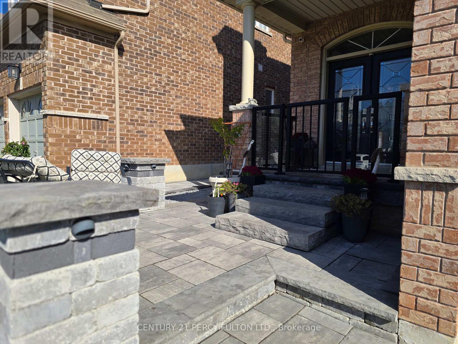 1979 Riverton Street, Oshawa, Ontario  L1K 0P4 - Photo 2 - E12526820