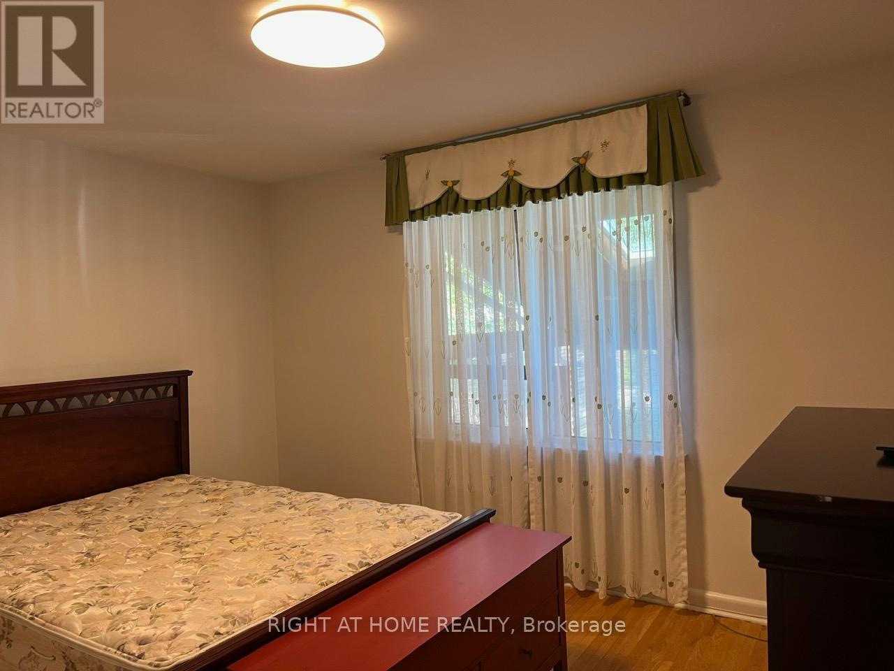 19 Budea. Upper Unit Crescent S, Toronto, Ontario  M1R 4V1 - Photo 5 - E12526848