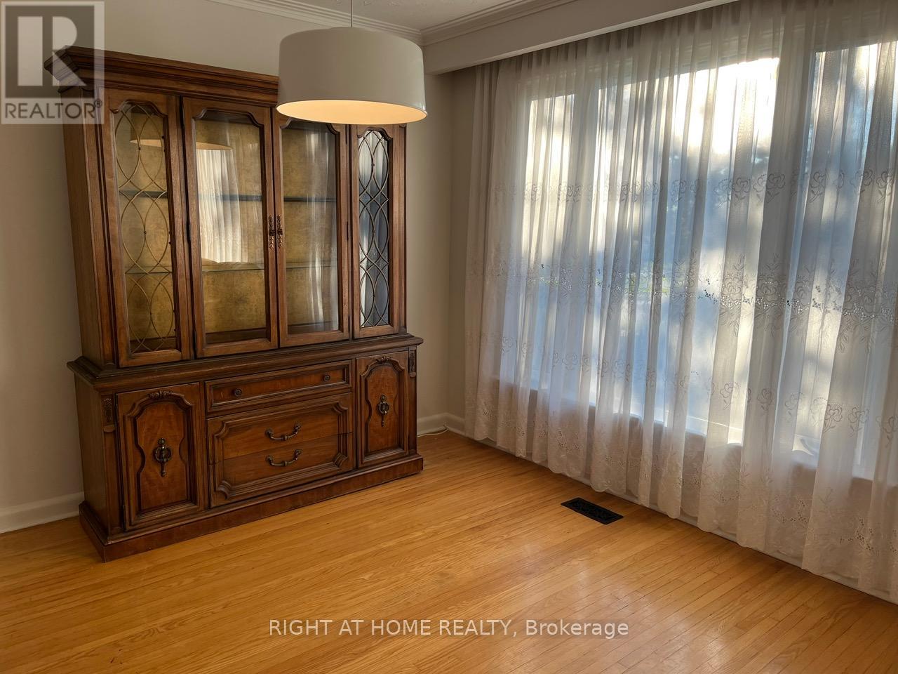 19 Budea Crescent S, Toronto, Ontario  M1R 4V1 - Photo 13 - E12526590