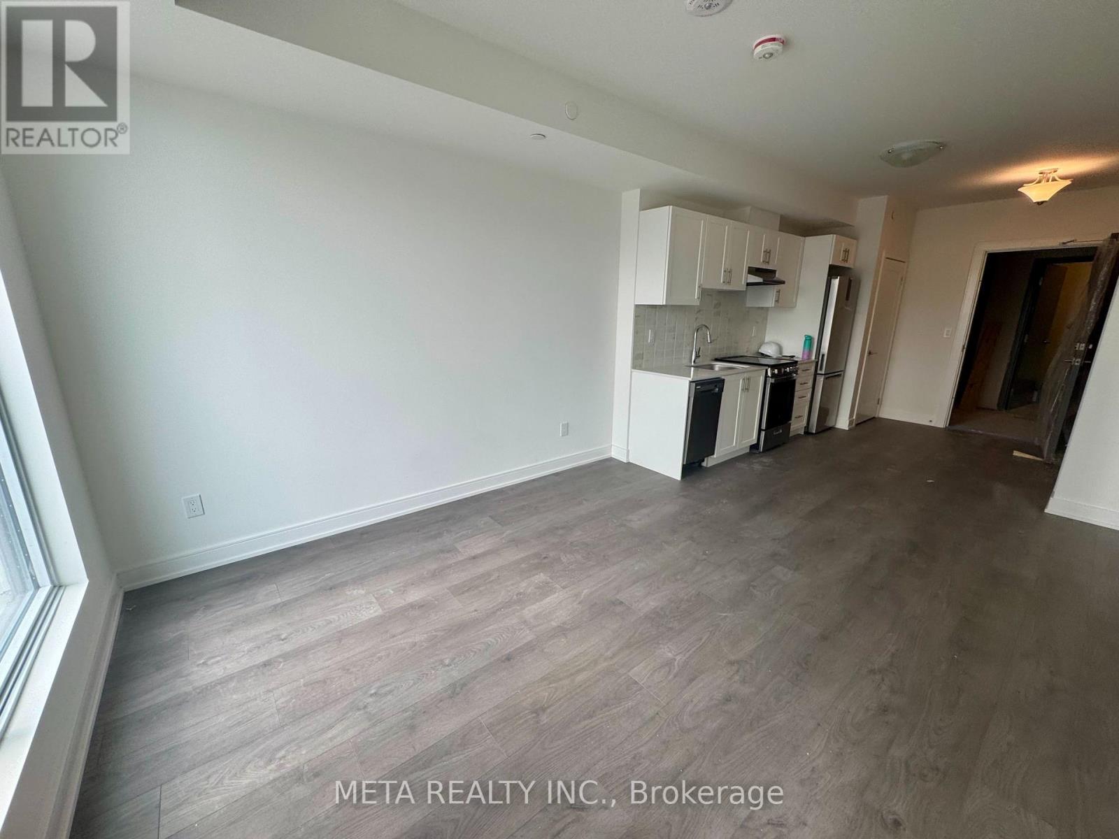 B407 - 693 Davis Drive, Newmarket, Ontario  L3Y 2R2 - Photo 3 - N12526830