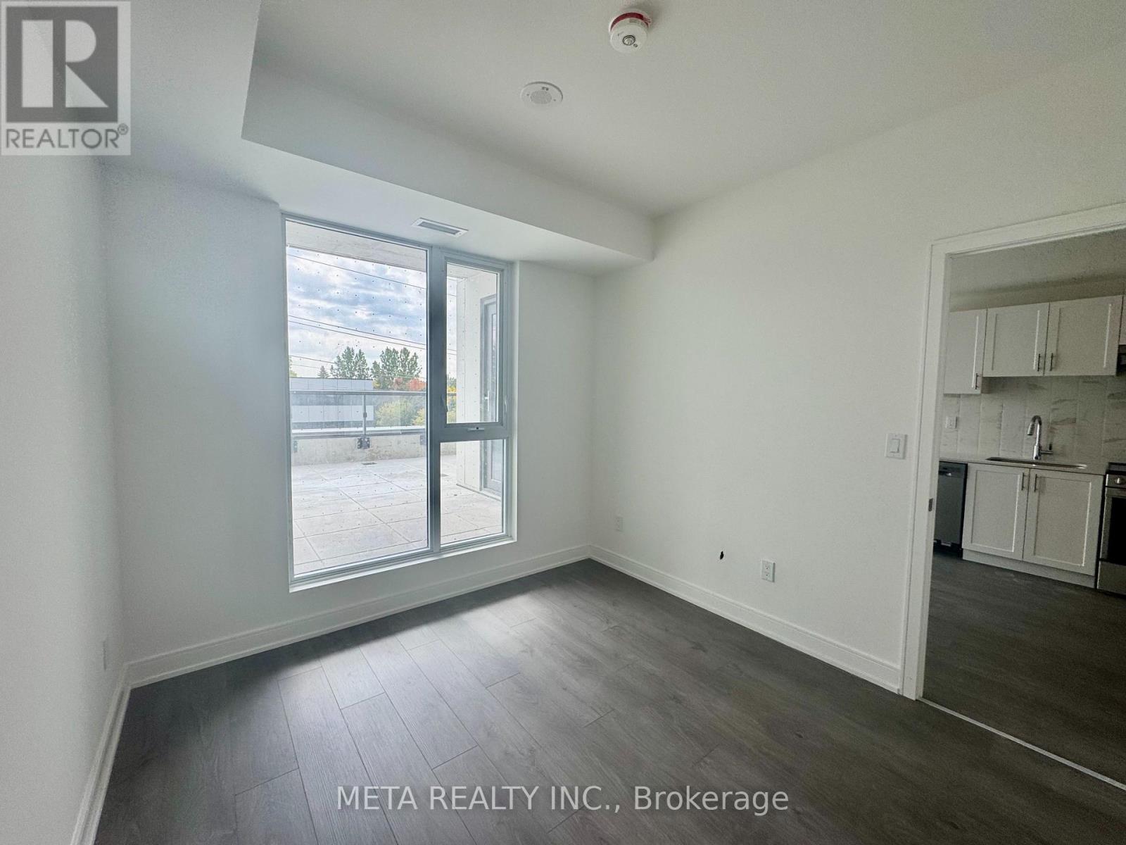 B407 - 693 Davis Drive, Newmarket, Ontario  L3Y 2R2 - Photo 5 - N12526830