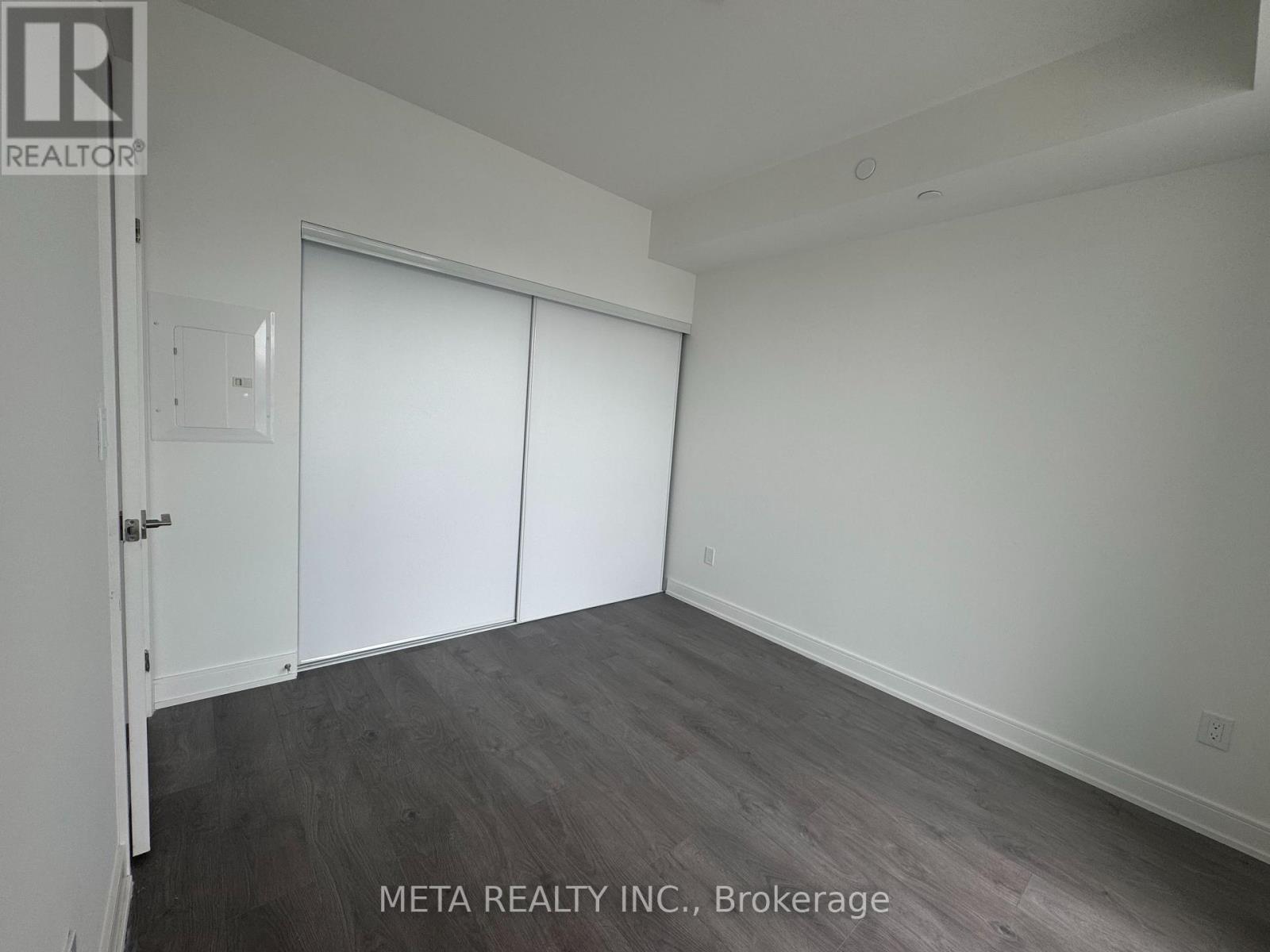 B407 - 693 Davis Drive, Newmarket, Ontario  L3Y 2R2 - Photo 7 - N12526830