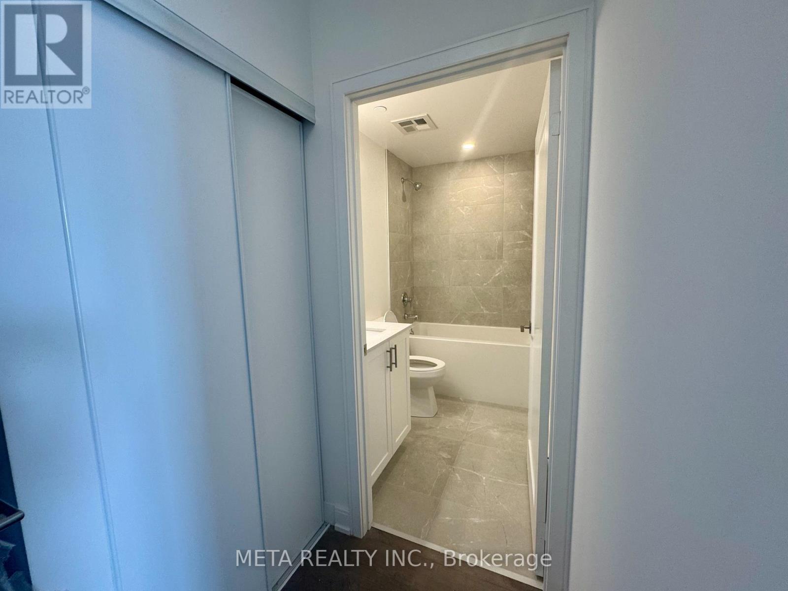 B407 - 693 Davis Drive, Newmarket, Ontario  L3Y 2R2 - Photo 9 - N12526830