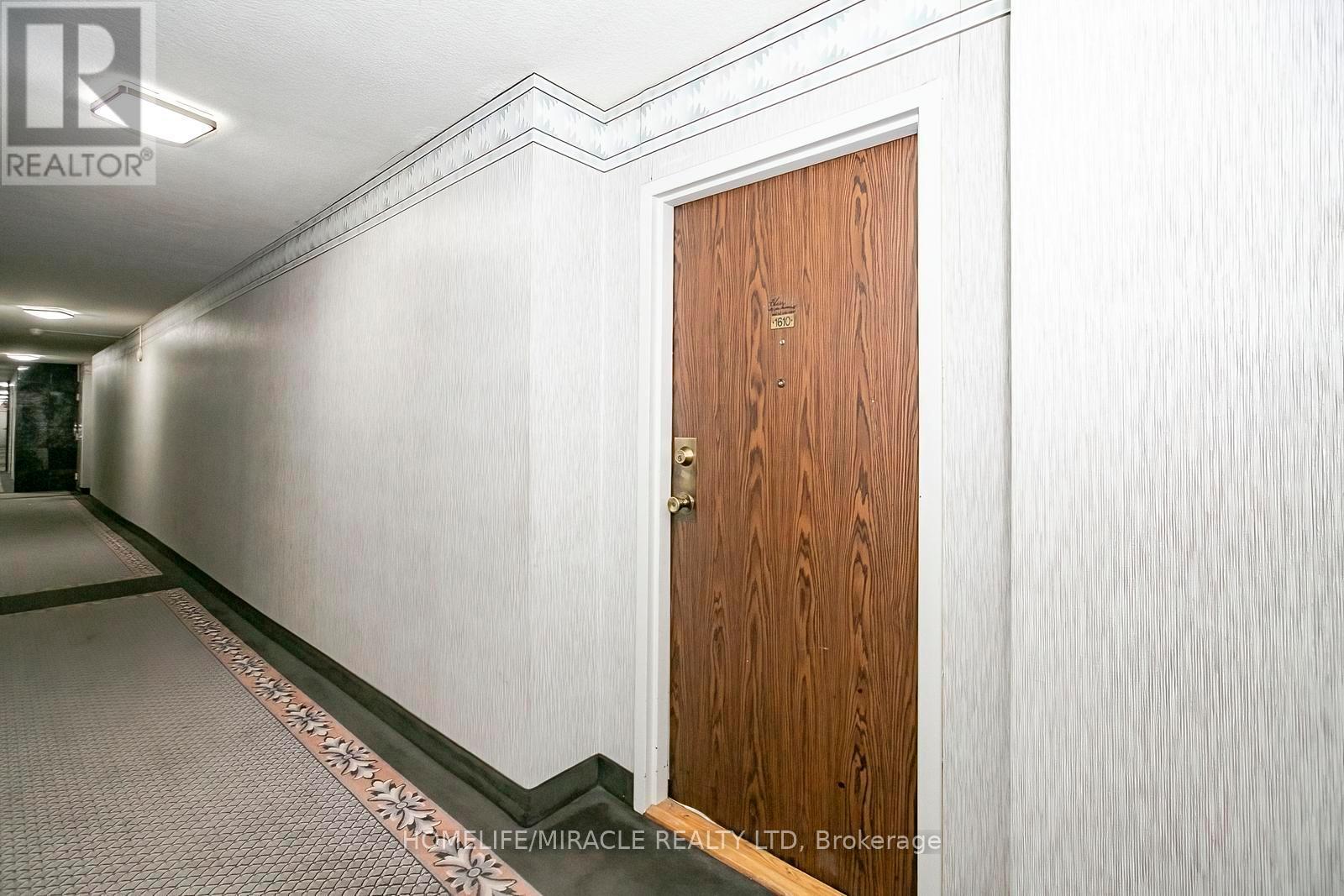 1610 - 15 Kensington Road, Brampton, Ontario L6T 3W2 - Photo 13 - W12526824