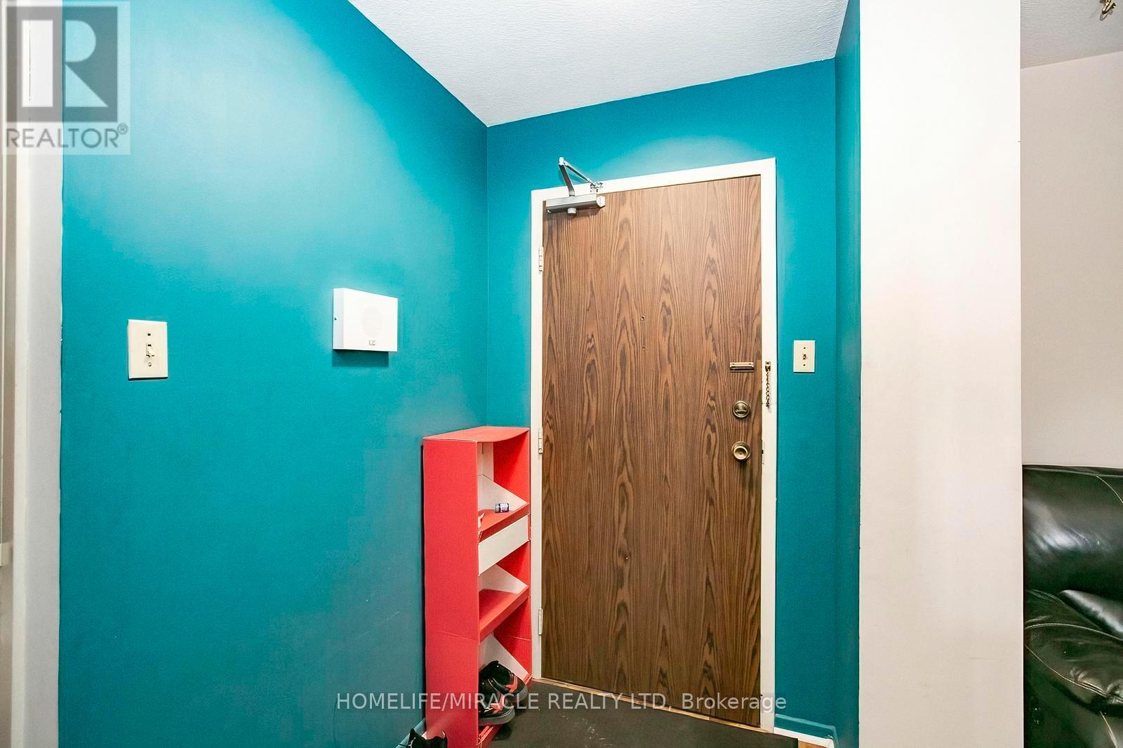 1610 - 15 Kensington Road, Brampton, Ontario L6T 3W2 - Photo 16 - W12526824