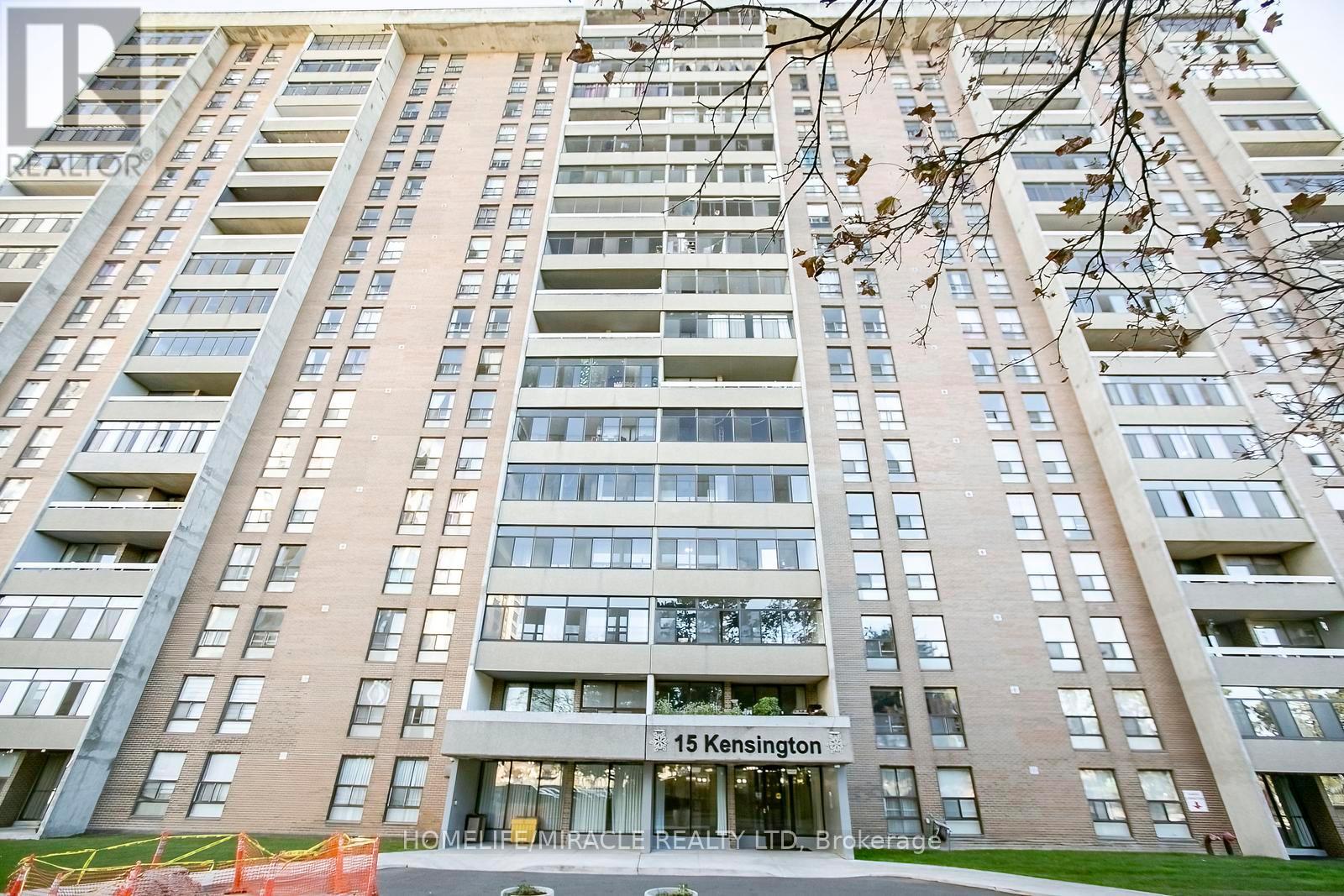 1610 - 15 Kensington Road, Brampton, Ontario L6T 3W2 - Photo 3 - W12526824