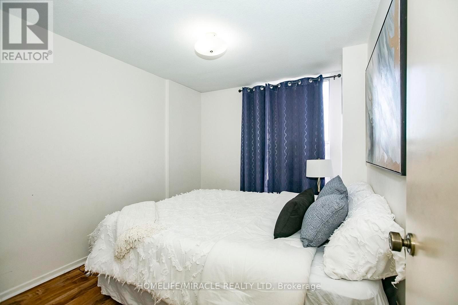 1610 - 15 Kensington Road, Brampton, Ontario L6T 3W2 - Photo 31 - W12526824