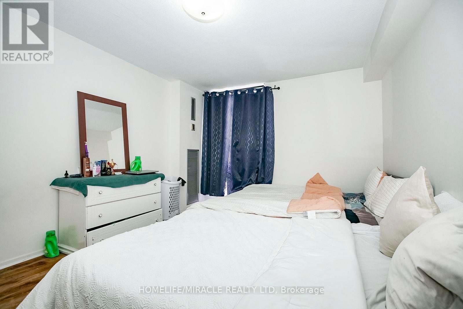 1610 - 15 Kensington Road, Brampton, Ontario L6T 3W2 - Photo 35 - W12526824