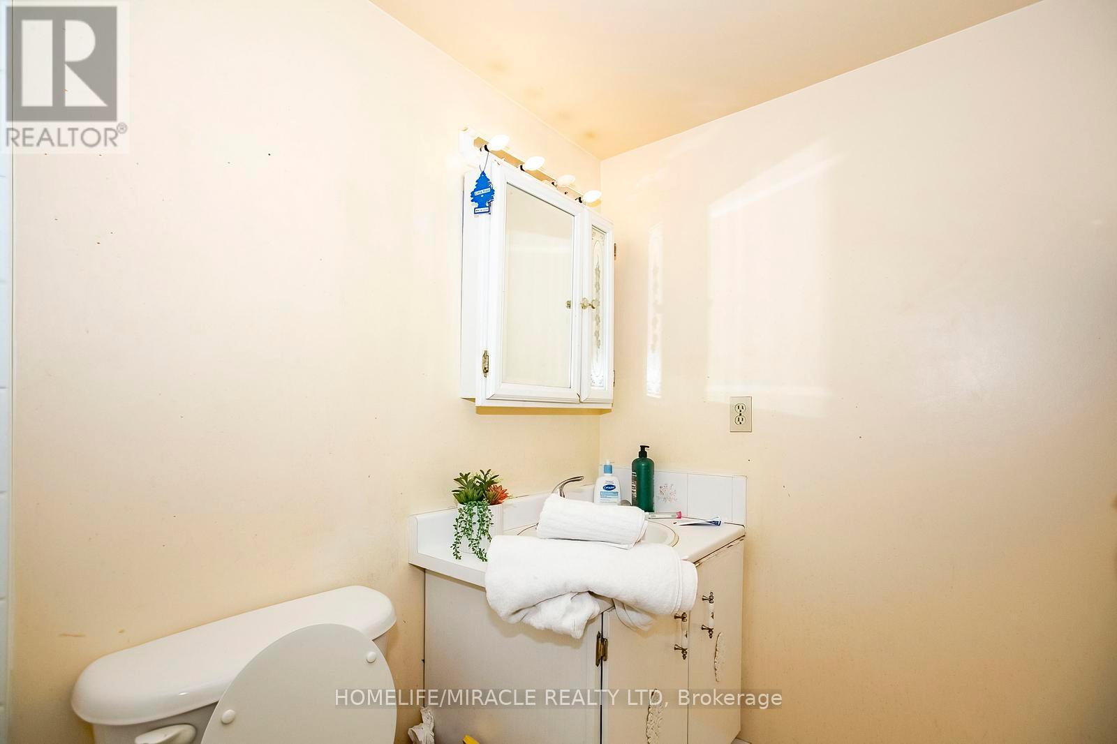 1610 - 15 Kensington Road, Brampton, Ontario L6T 3W2 - Photo 38 - W12526824