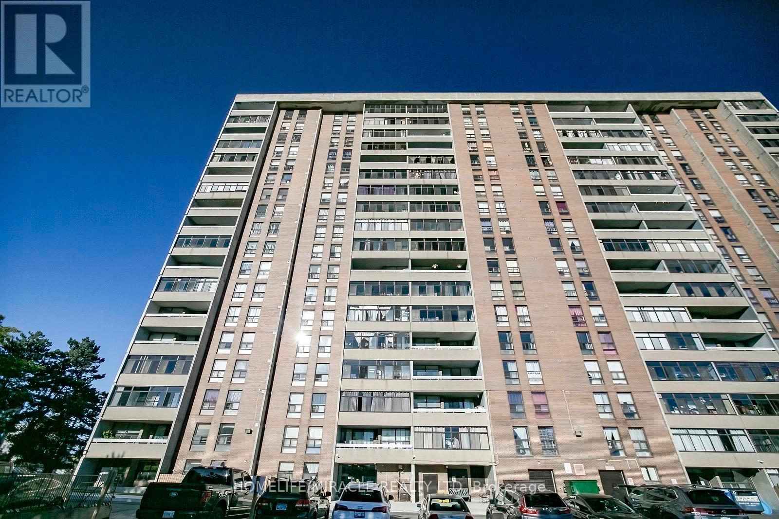 1610 - 15 Kensington Road, Brampton, Ontario L6T 3W2 - Photo 41 - W12526824