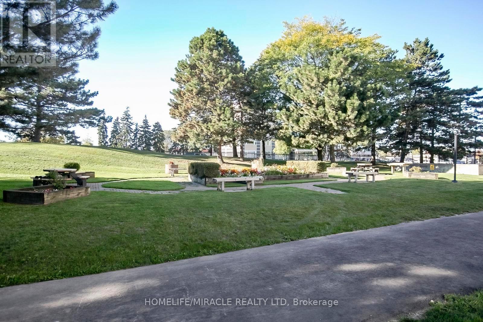 1610 - 15 Kensington Road, Brampton, Ontario L6T 3W2 - Photo 44 - W12526824