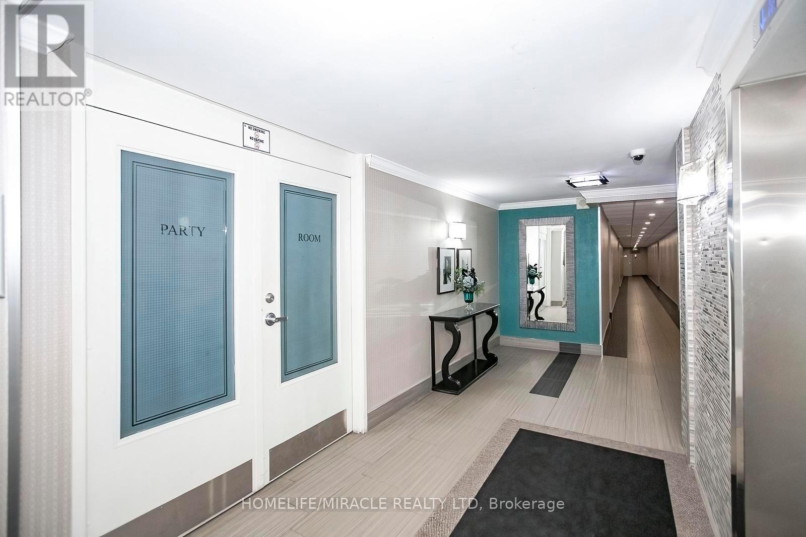 1610 - 15 Kensington Road, Brampton, Ontario L6T 3W2 - Photo 6 - W12526824