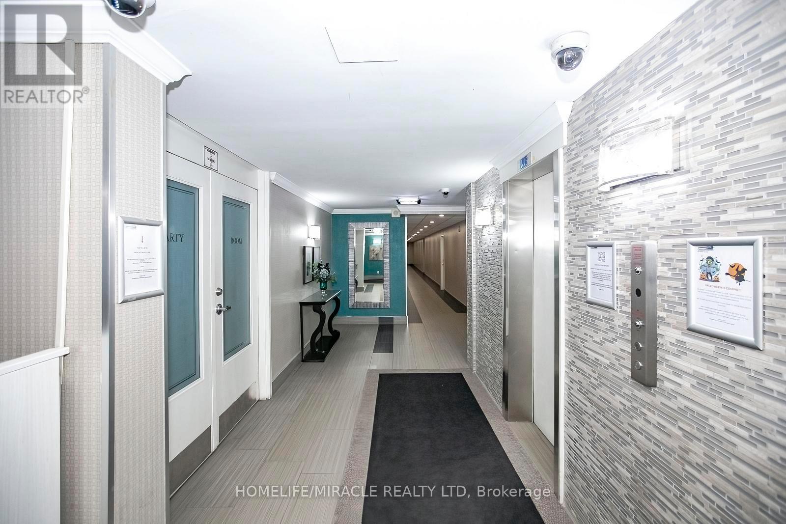 1610 - 15 Kensington Road, Brampton, Ontario L6T 3W2 - Photo 9 - W12526824