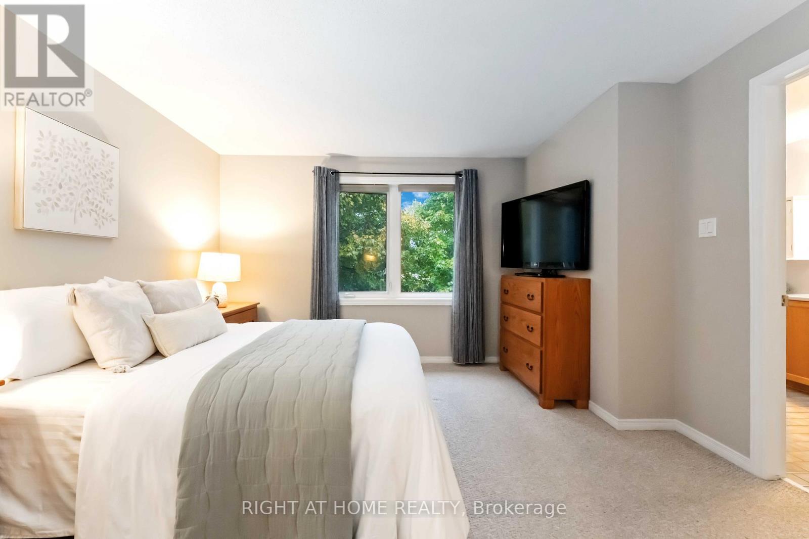 7 Weybridge Drive S, Ottawa, Ontario K2J 4A1 - Photo 19 - X12520818