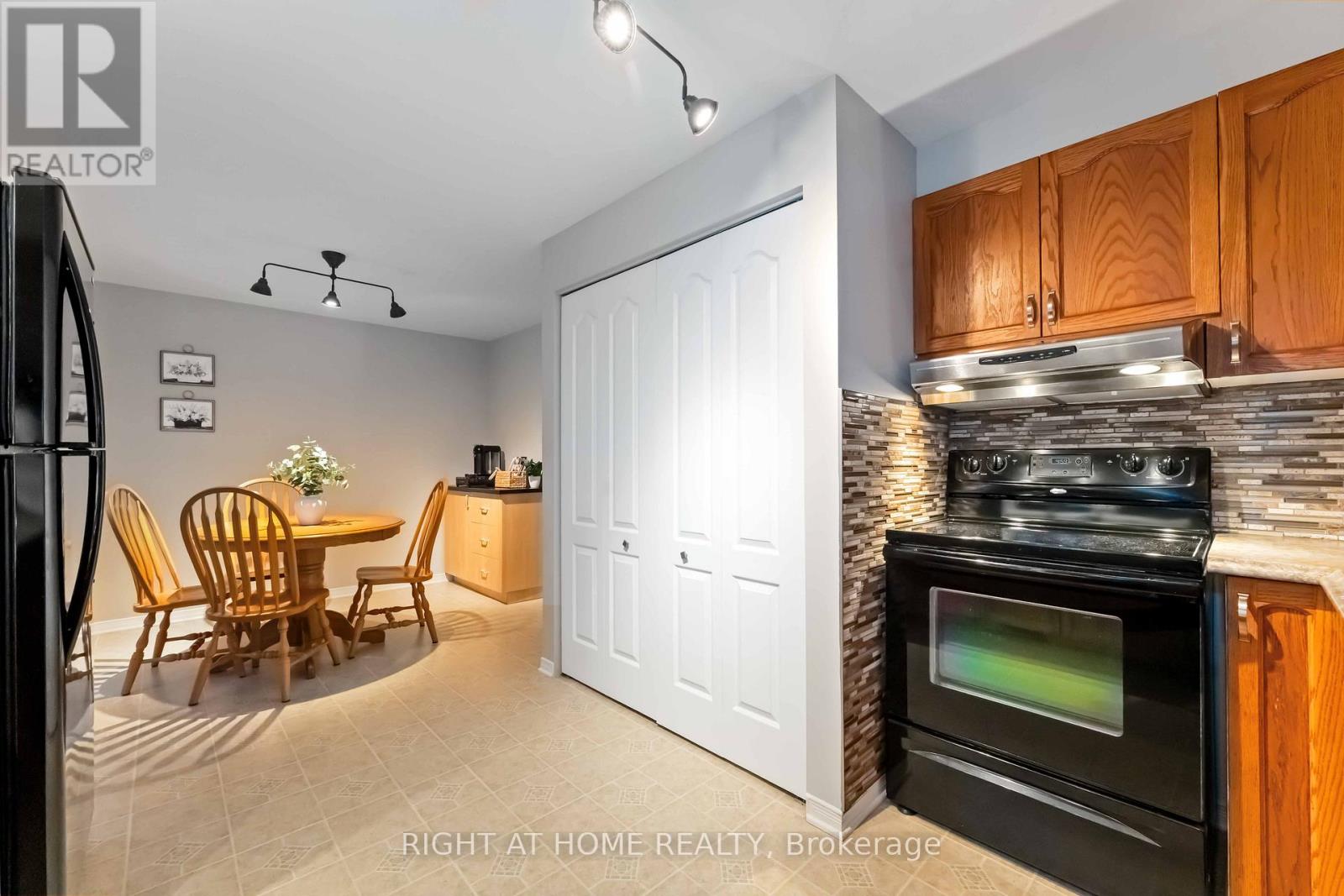 7 Weybridge Drive S, Ottawa, Ontario K2J 4A1 - Photo 18 - X12520818