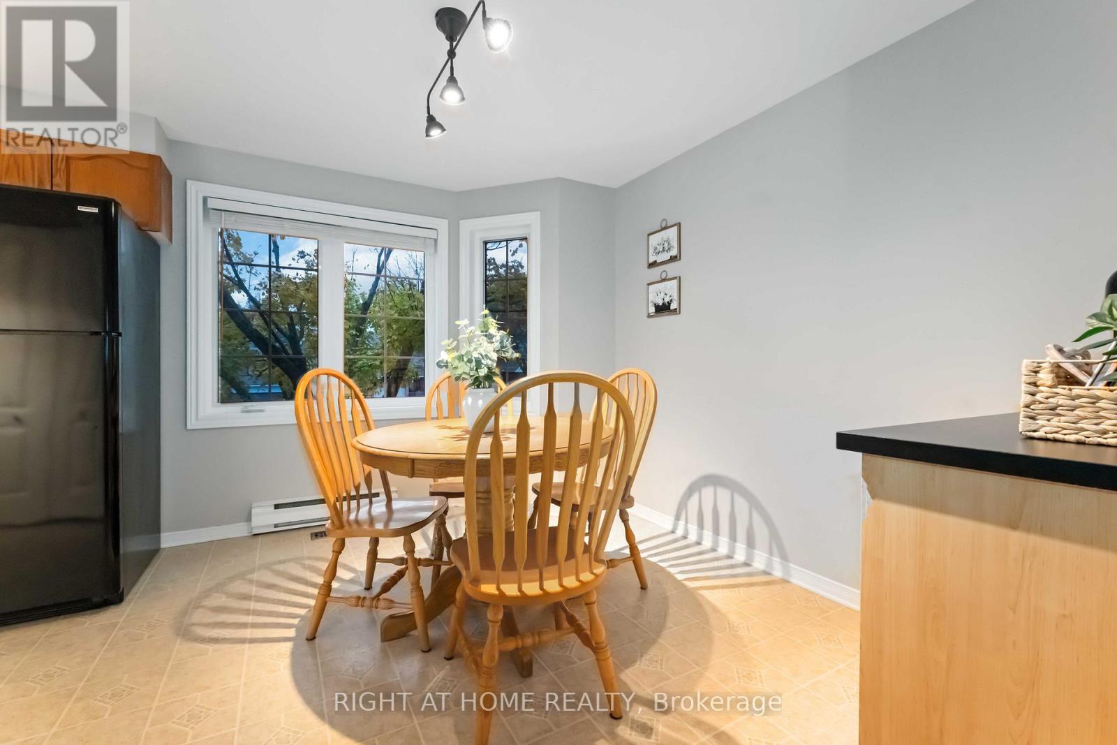 7 Weybridge Drive S, Ottawa, Ontario K2J 4A1 - Photo 12 - X12520818