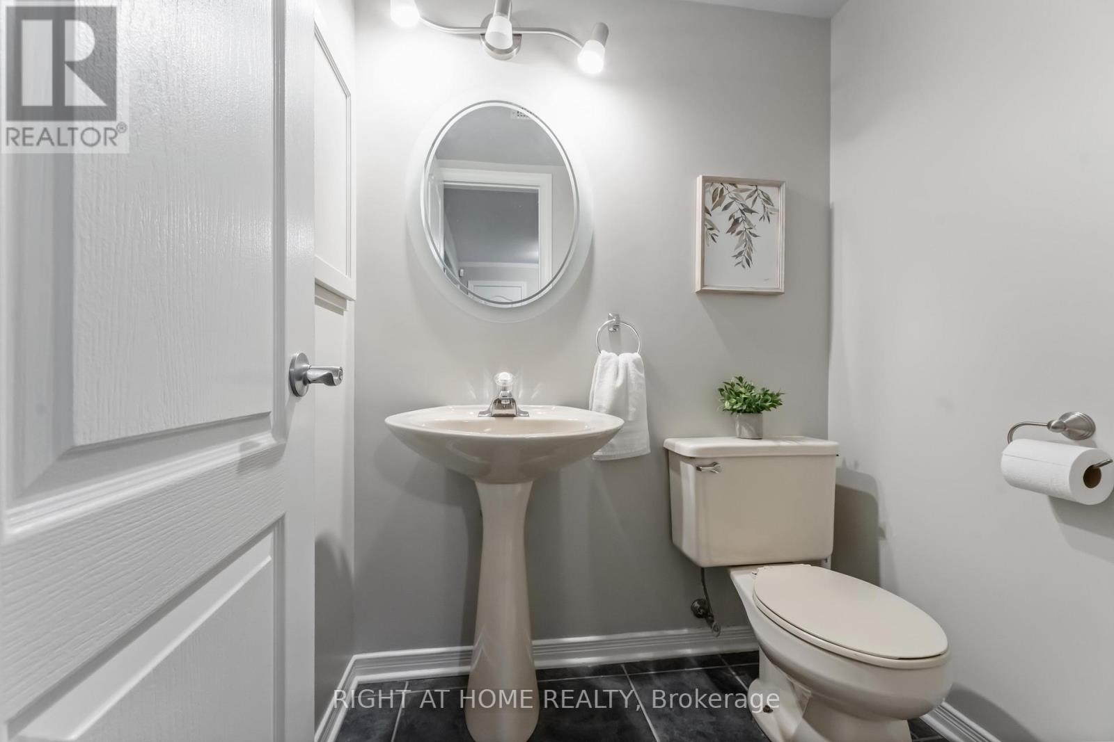 7 Weybridge Drive S, Ottawa, Ontario K2J 4A1 - Photo 6 - X12520818