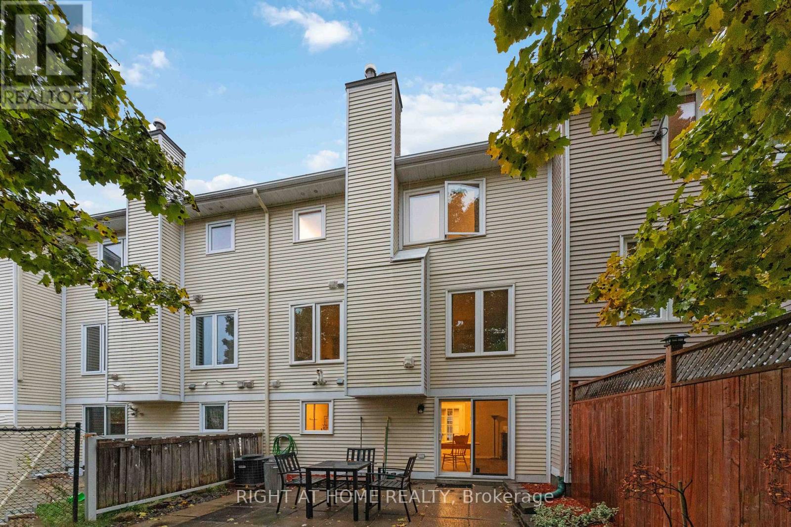 7 Weybridge Drive S, Ottawa, Ontario K2J 4A1 - Photo 29 - X12520818