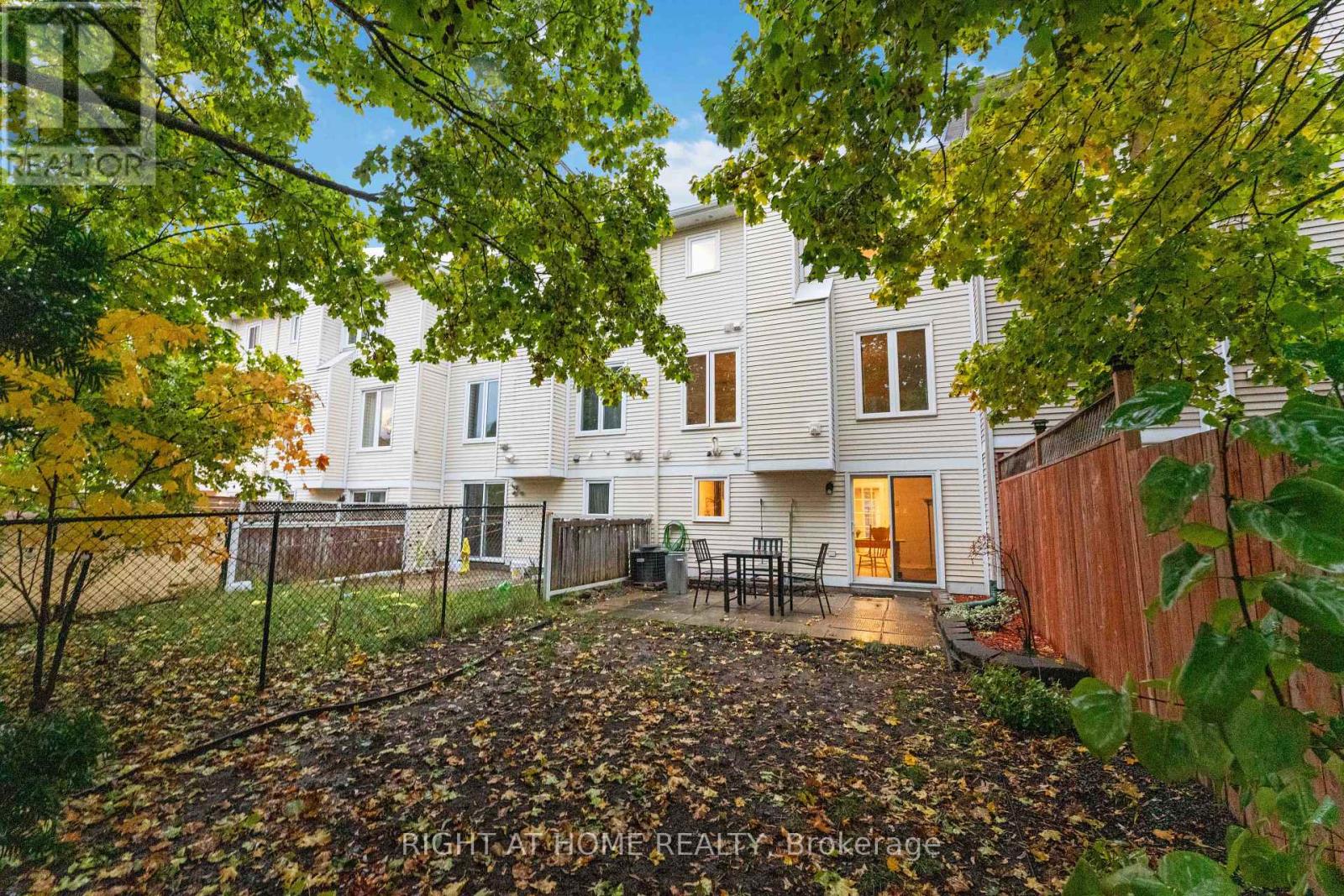 7 Weybridge Drive S, Ottawa, Ontario K2J 4A1 - Photo 30 - X12520818