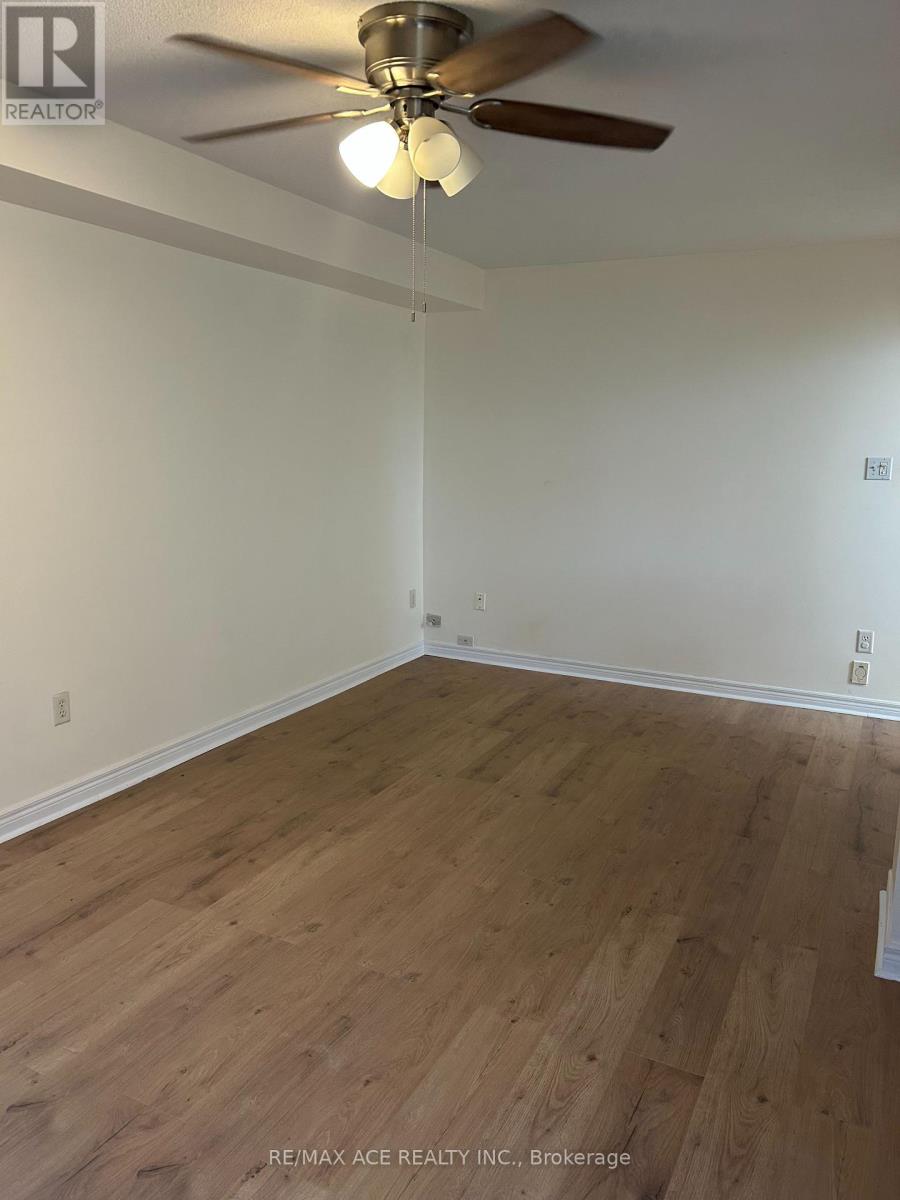 104 Long Point Drive, Richmond Hill, Ontario  L4E 3Z7 - Photo 10 - N12463567