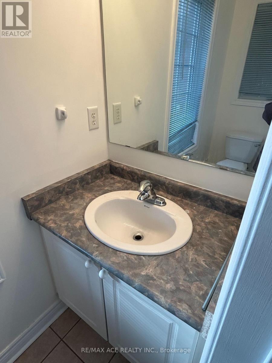 104 Long Point Drive, Richmond Hill, Ontario  L4E 3Z7 - Photo 12 - N12463567