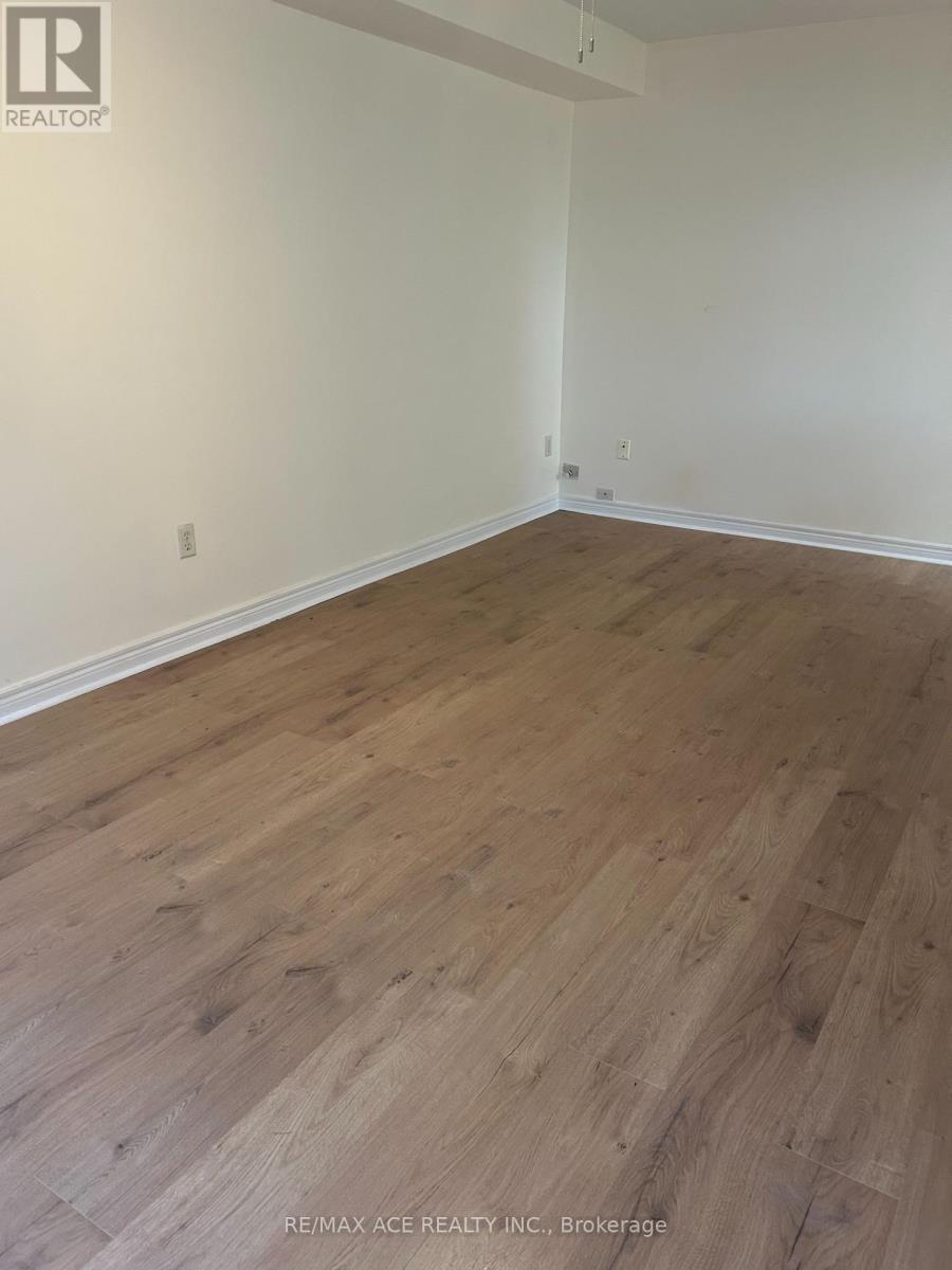 104 Long Point Drive, Richmond Hill, Ontario  L4E 3Z7 - Photo 11 - N12463567