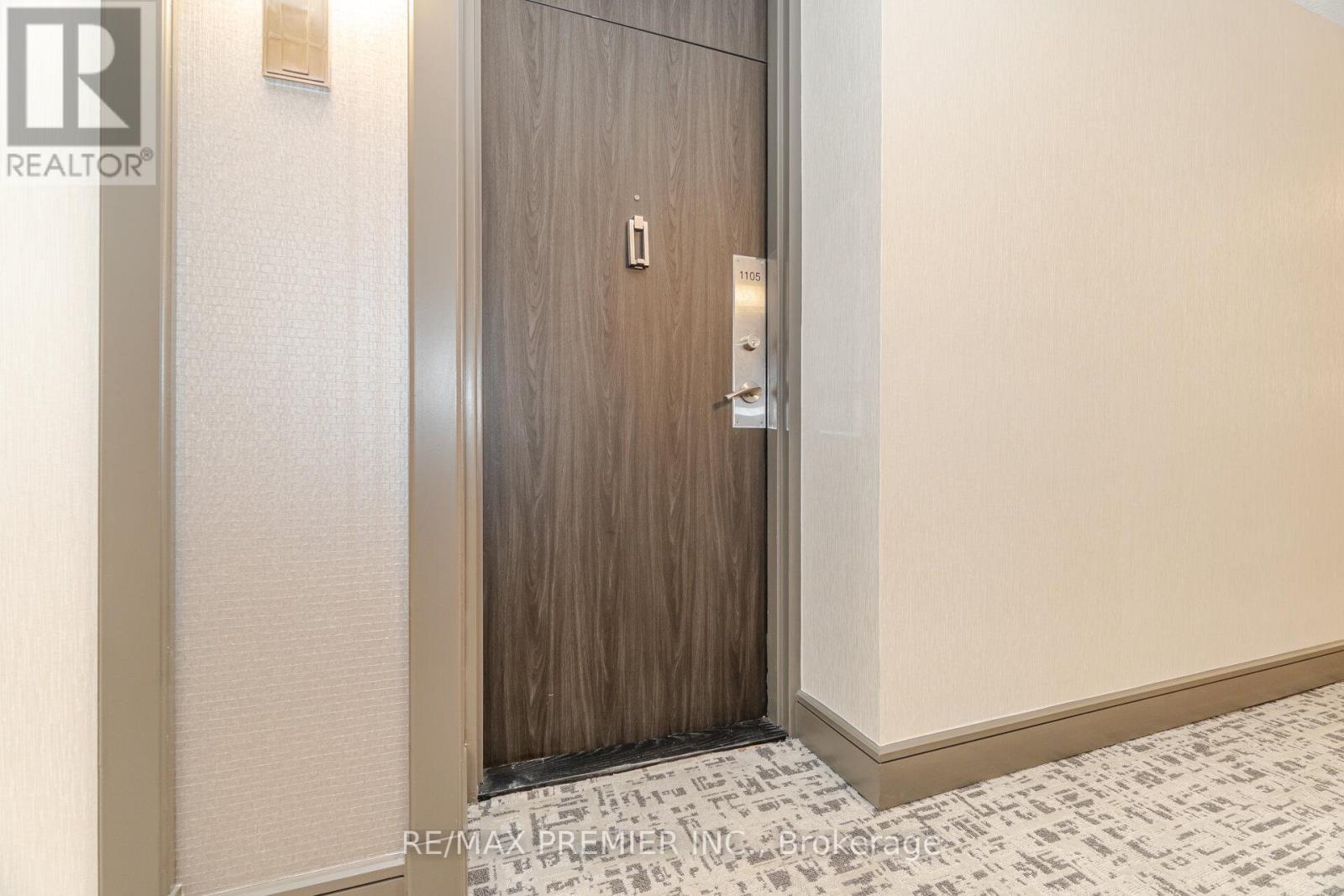 1105 - 260 Scarlett Road, Toronto, Ontario  M6N 4X6 - Photo 5 - W12417896