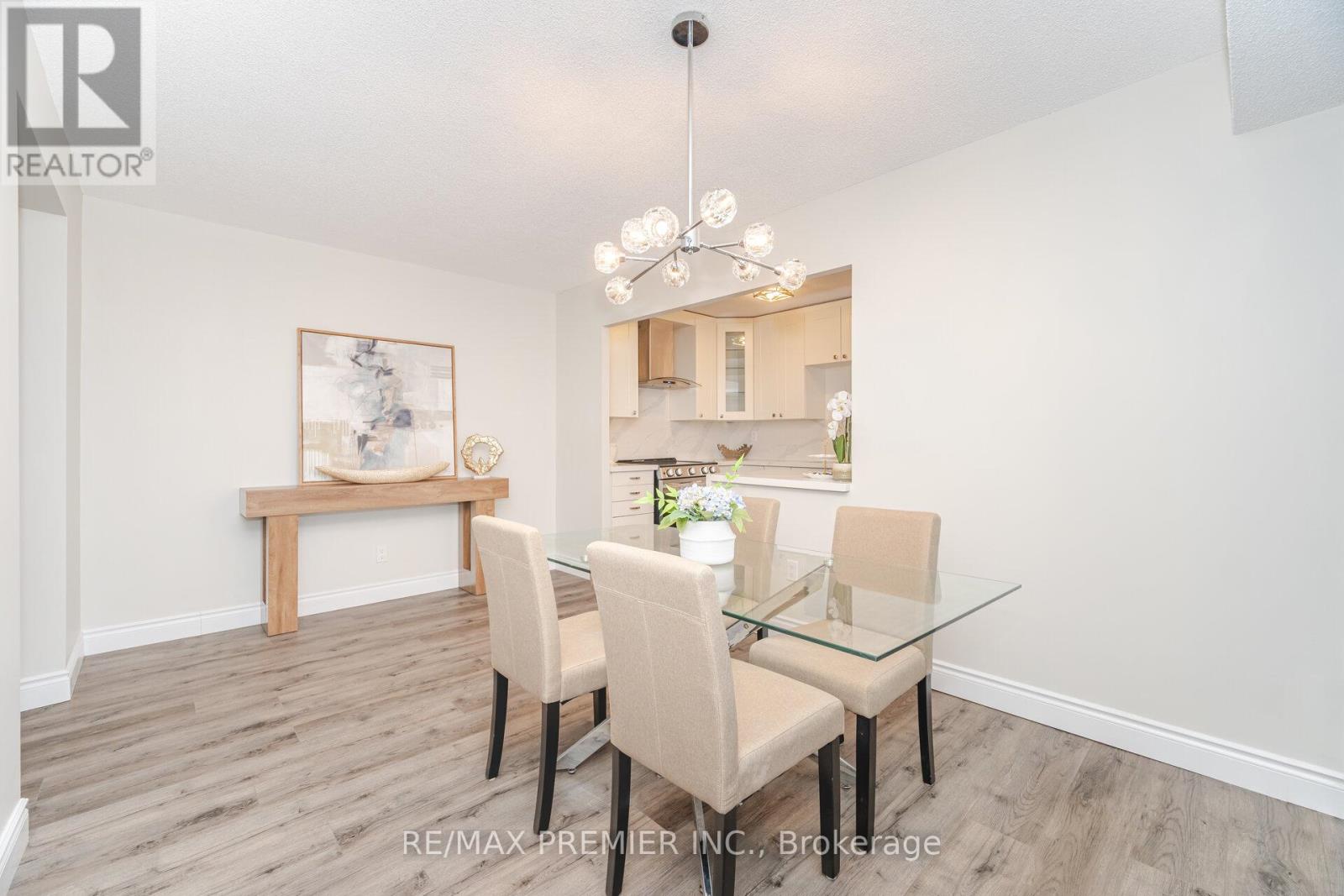 1105 - 260 Scarlett Road, Toronto, Ontario  M6N 4X6 - Photo 9 - W12417896