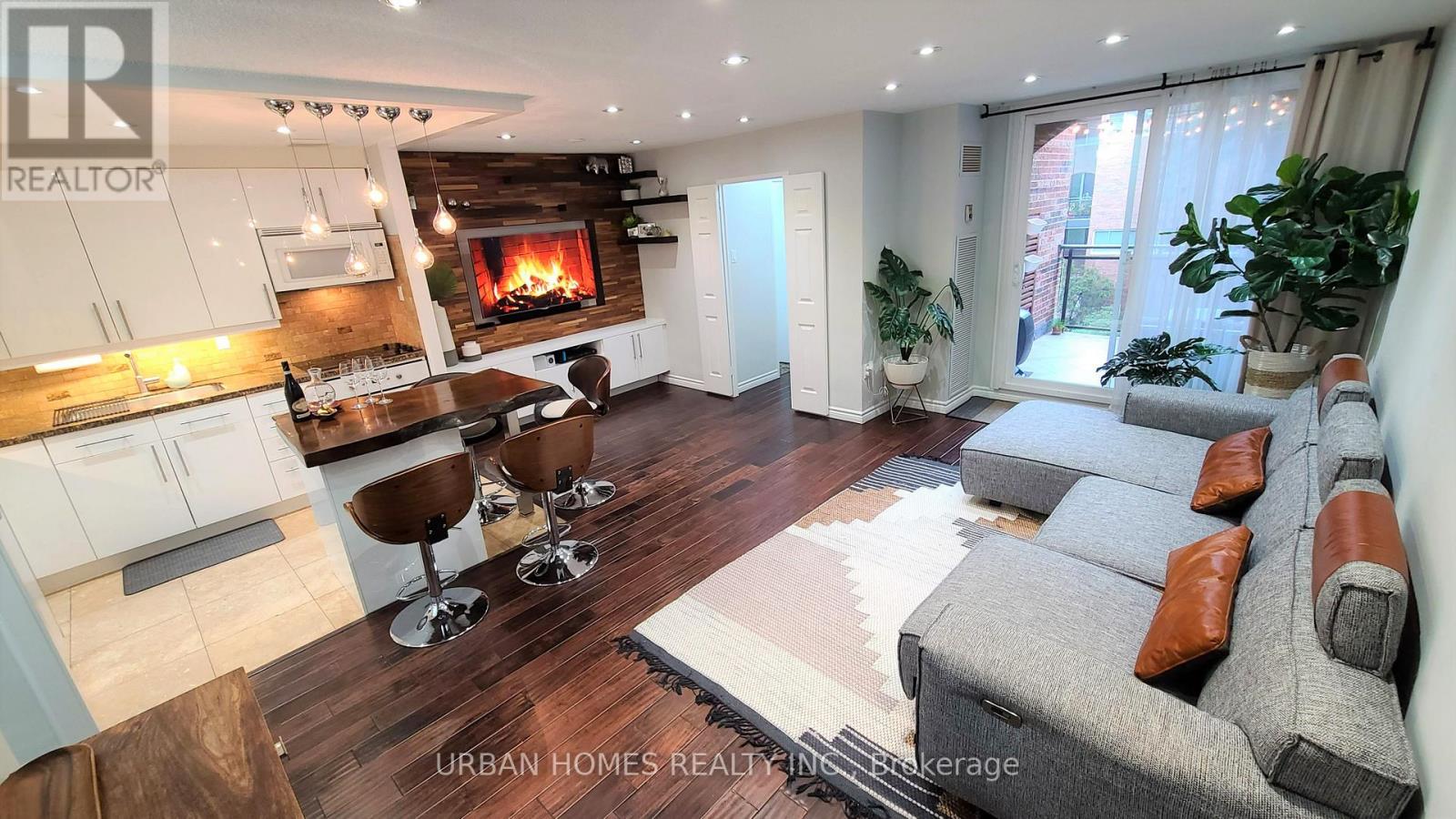 215 - 16A ELGIN STREET, Markham, Ontario