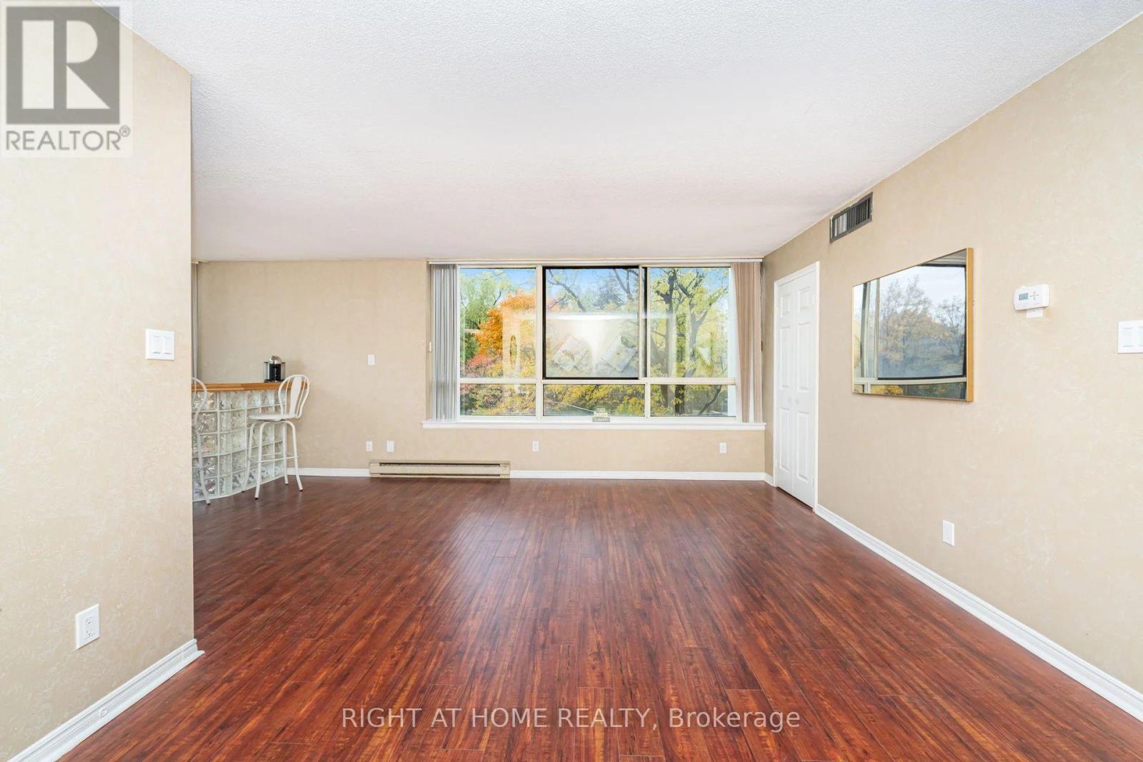 208 - 1360 Rathburn Road E, Mississauga, Ontario L4W 4H4 - Photo 18 - W12519392