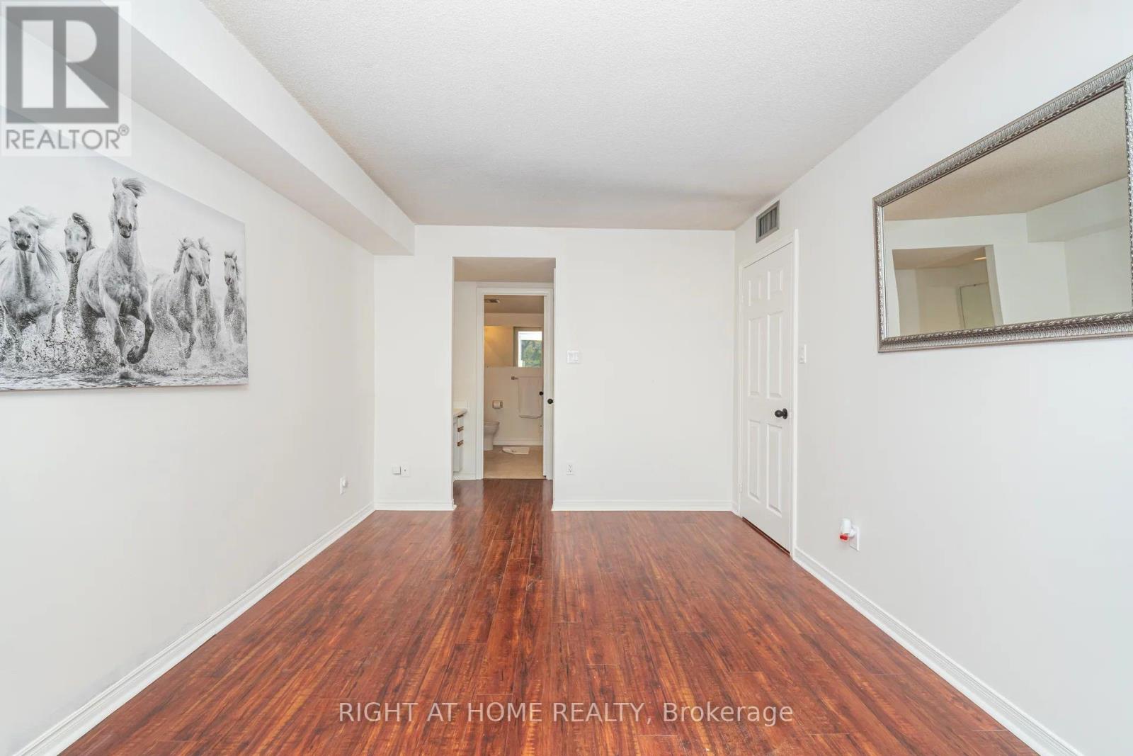 208 - 1360 Rathburn Road E, Mississauga, Ontario L4W 4H4 - Photo 27 - W12519392